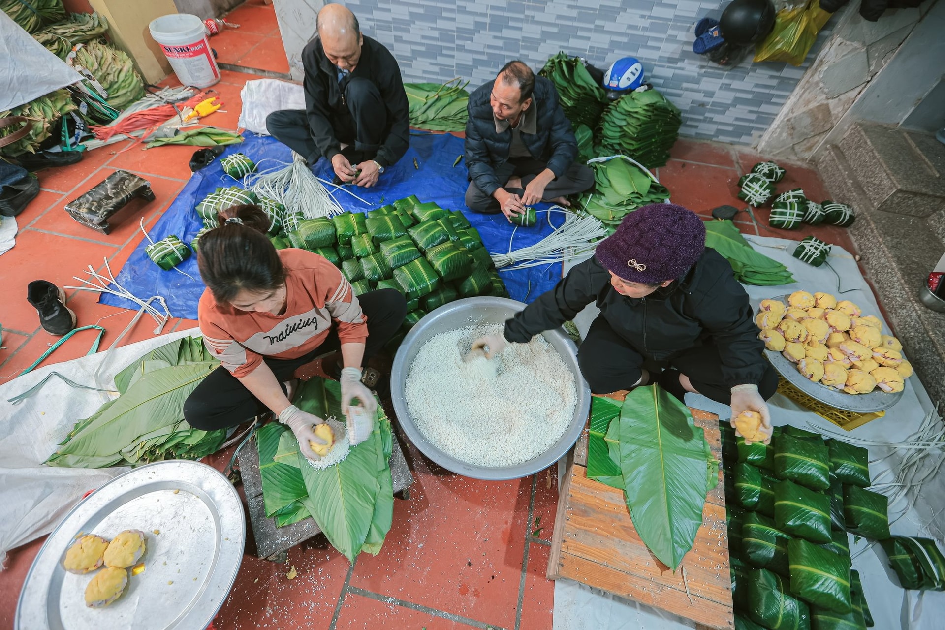 banh_chung_tranh_khuc_-_dac_san_nuc_tieng_ha_thanh_7819376-12-_resize.jpg