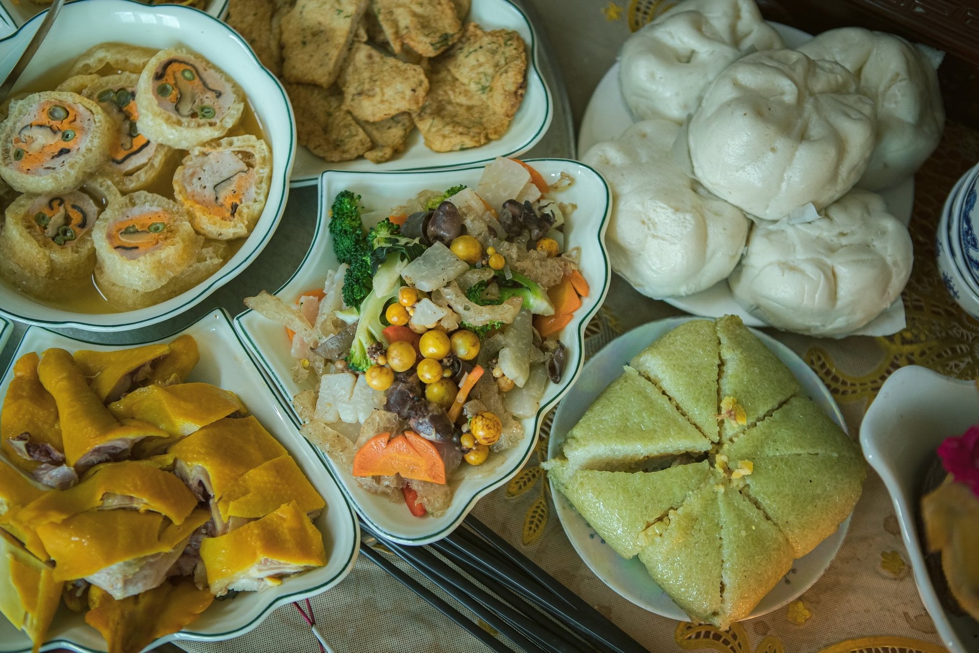 banh_chung_tranh_khuc_-_dac_san_nuc_tieng_ha_thanh_7819376-6-_resize.jpg