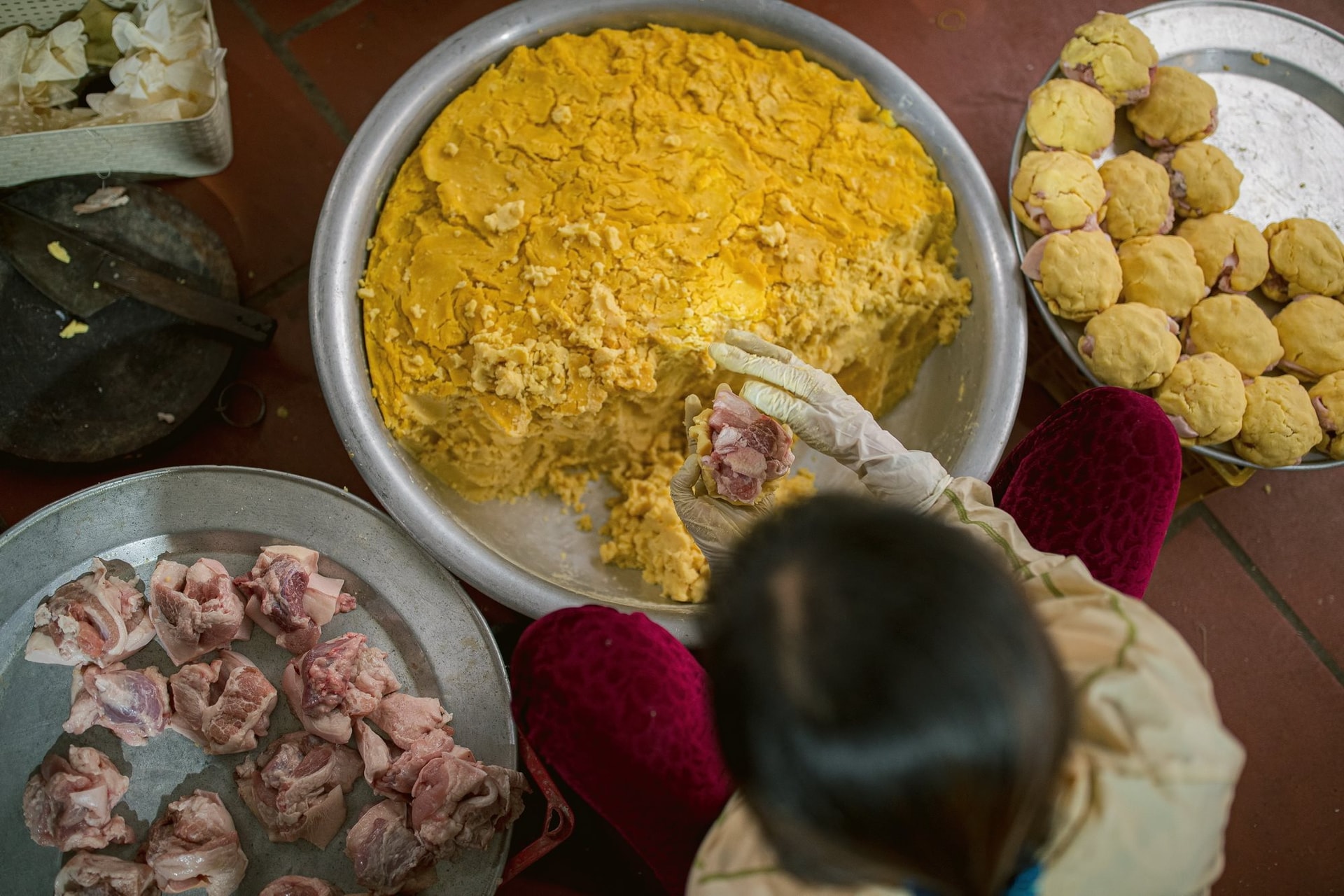 banh_chung_tranh_khuc_-_dac_san_nuc_tieng_ha_thanh_7819376-8-_resize.jpg