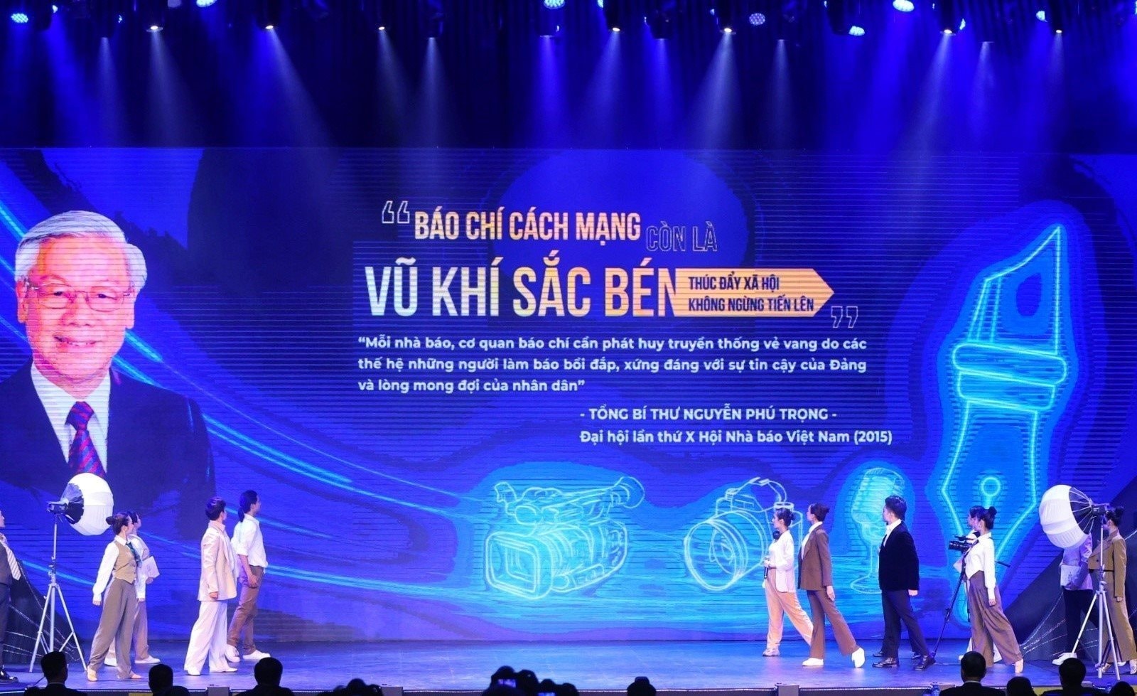 ttxvn_trao-giai-bao-chi.jpeg