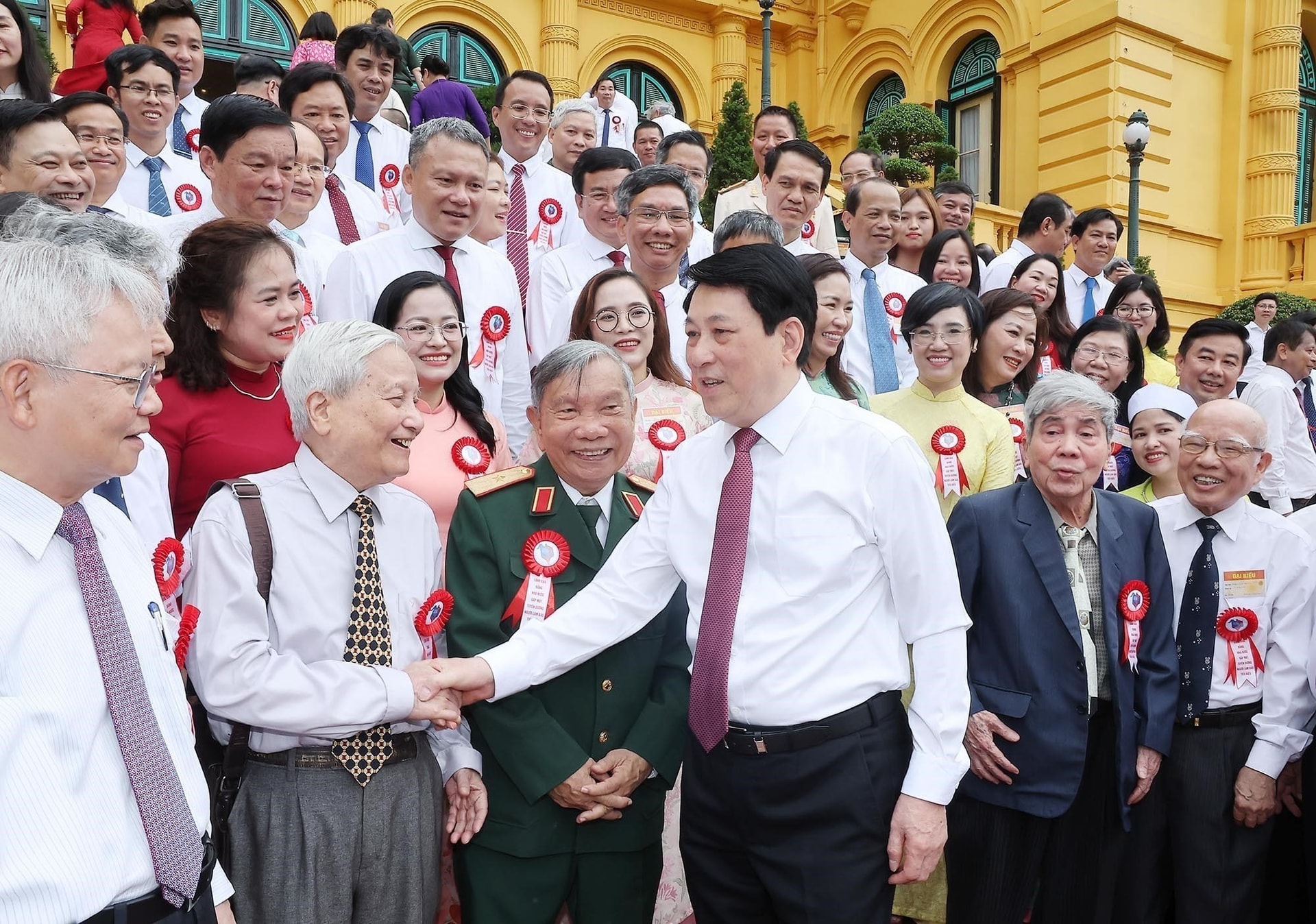 ttxvn_chu-tich-nuoc-luong-cuong-nha-bao-tieu-bieu.jpg