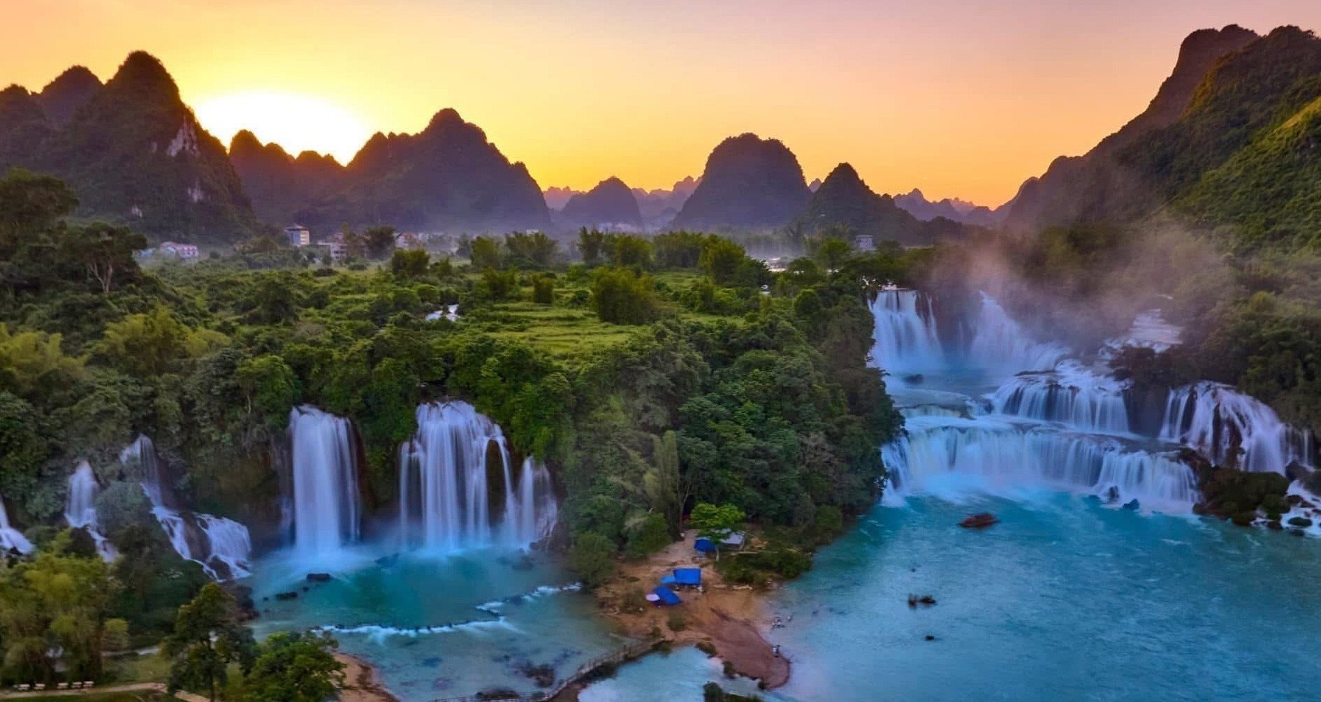 thac-ban-gioc-la-mot-thang-canh-noi-tieng-the-gioi-diem-den-quan-trong-nhat-cua-tuyen-du-lich-cong-vien-dia-chat-toan-cau-unesco-non-nuoc-cao-bang.-anh-ttxvn-phat.jpeg