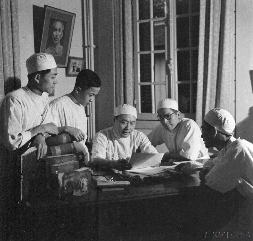 vna_potal_70_nam_ngay_thay_thuoc_viet_nam_2721955_-_2722025_xung_dang_niem_tin_yeu_cua_dang_nha_nuoc_va_nhan_dan_7872481.jpg