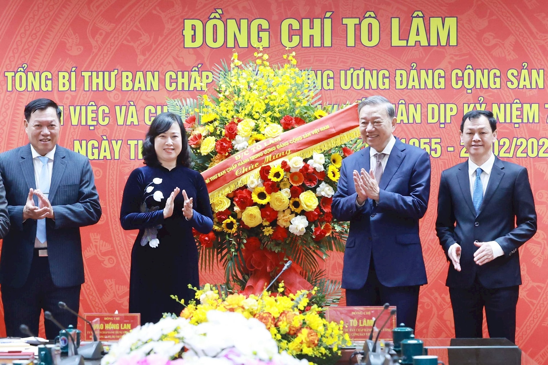 vna_potal_tong_bi_thu_to_lam_tham_lam_viec_voi_bo_y_te_7870822.jpg