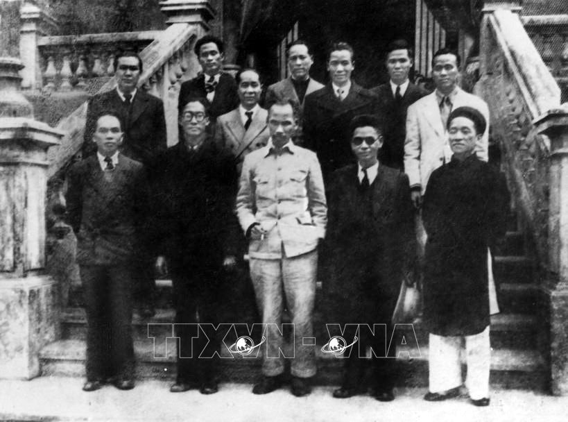 vna-potal-131-nam-ngay-sinh-chu-tich-ho-chi-minh-1951890-1952021-thoi-dai-ho-chi-minh-thoi-dai-ruc-ro-nhat-trong-lich-su-dan-toc-viet-nam-544323018-10-24-19.jpg