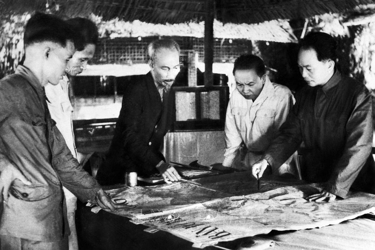 vna-potal-131-nam-ngay-sinh-chu-tich-ho-chi-minh-1951890-1952021-thoi-dai-ho-chi-minh-thoi-dai-ruc-ro-nhat-trong-lich-su-dan-toc-viet-nam-544324518-10-29-9.jpeg