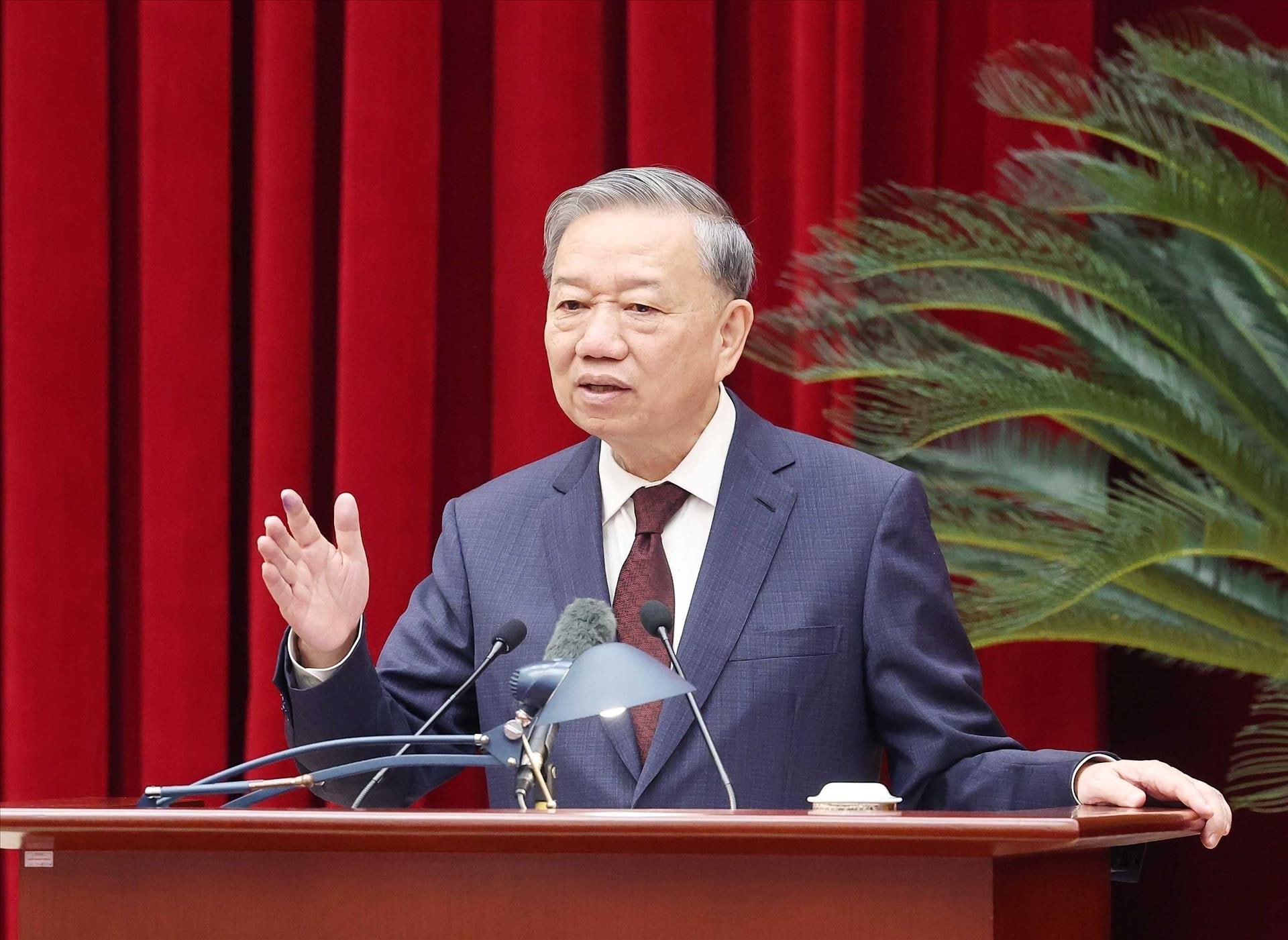 vna-potal-tong-bi-thu-to-lam-du-hoi-nghi-toan-quoc-tong-ket-cong-tac-to-chuc-xay-dung-dang-nam-2024-775896817-13-10-0.jpg