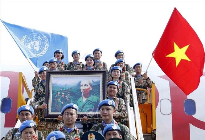 vna_potal_doi_cong_binh_so_2_len_duong_thuc_hien_nhiem_vu_gin_giu_hoa_binh_lhq_tai_abyei_stand.jpg