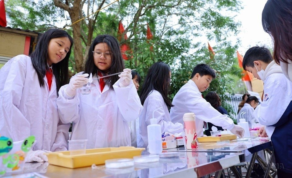 hoc_sinh_ha_noi.jpg