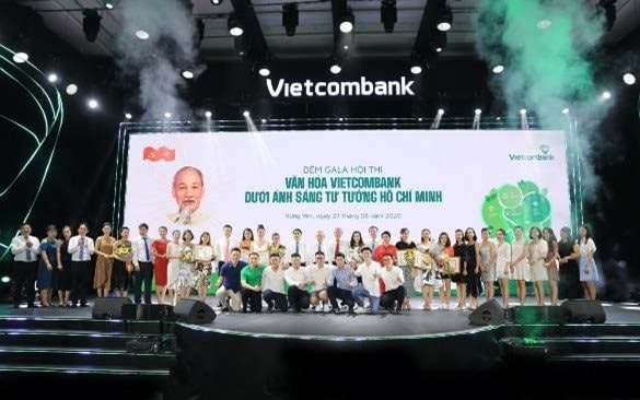 chung-ket-hoi-thi-van-hoa-vietcombank-duoi-anh-sang-tu-tuong-ho-chi-minh-thang-62020.jpg