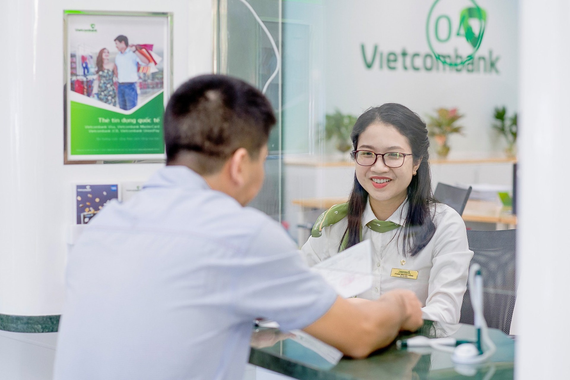 thuong-tet-2021-vietcombank-1610493054716727544049.jpg