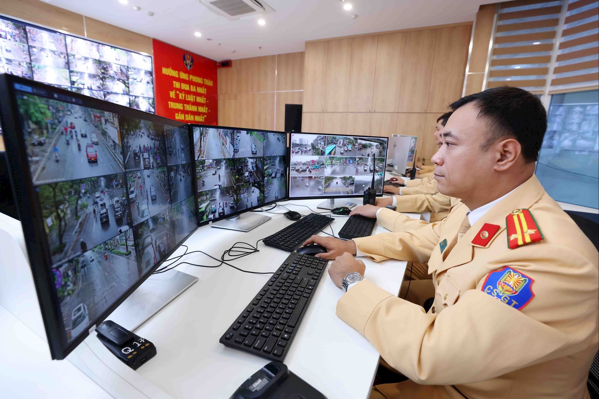 Công an Hà Nội bắt đầu triển khai xử phạt các lỗi vi phạm giao thông qua hệ thống Camera AI