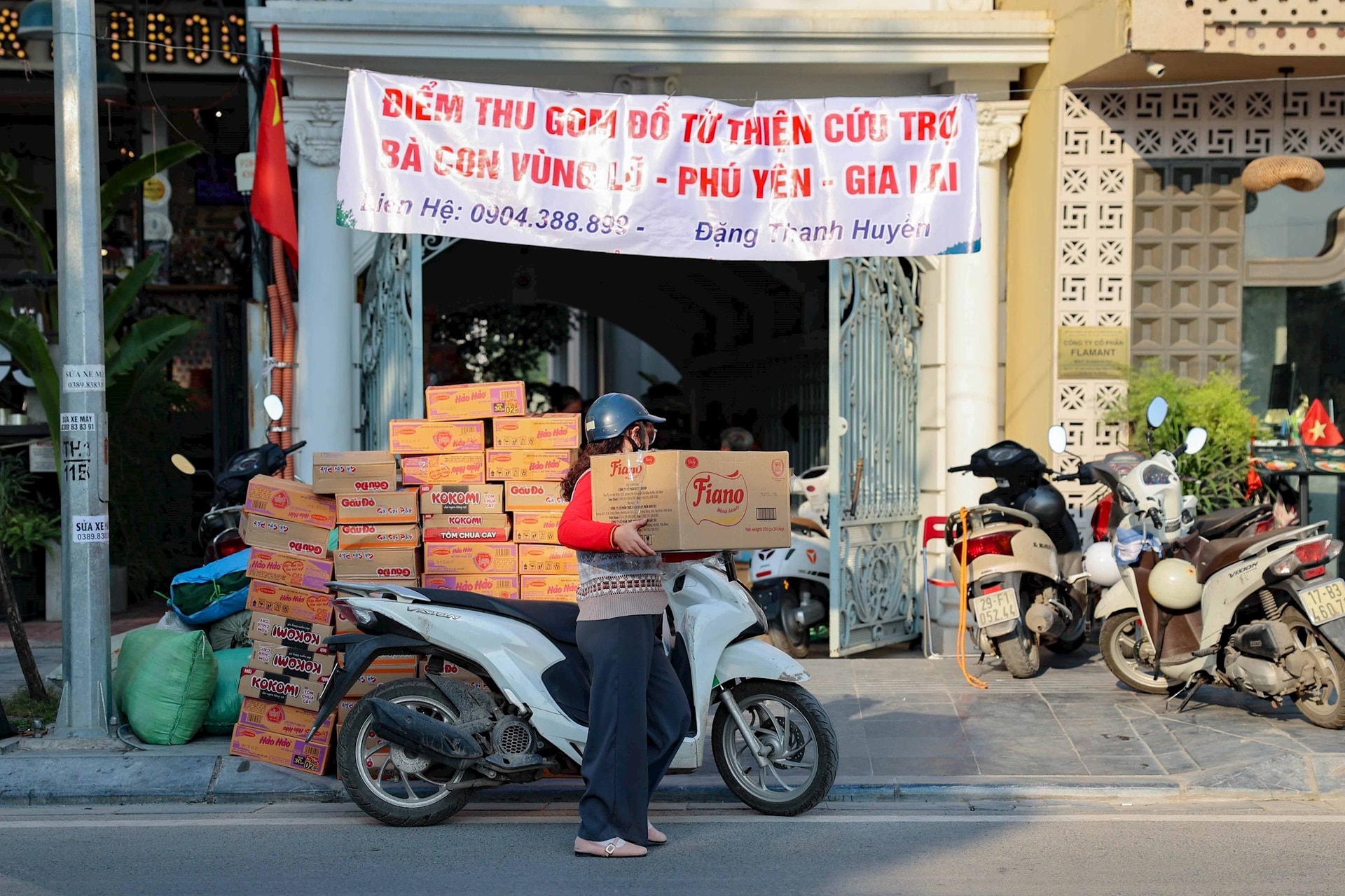 vna_potal_ha_noi_chung_tay_quyen_gop_ung_ho_dong_bao_mien_trung__8428129-1-.jpg