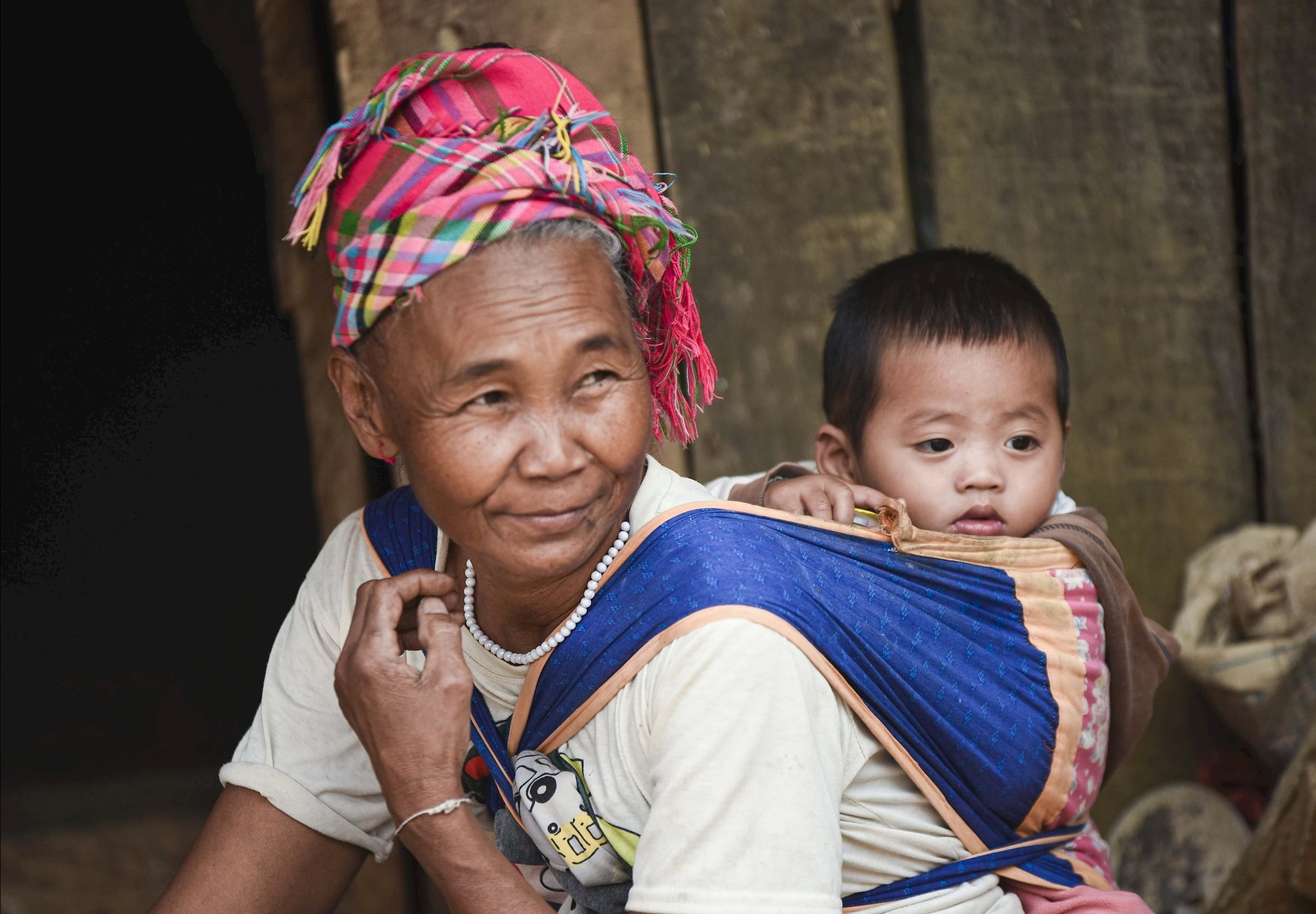 Những năm qua, nhờ chương trình Mục tiêu quốc gia phát triển kinh tế - xã hội vùng dân tộc thiểu số và miền núi, đời sống của đồng bào dân tộc Cống tại xã biên giới Pa Thơm, huyện Điện Biên (tỉnh Điện Biên) đã có những bước chuyển mình rõ rệt. Ảnh: TTXVN
