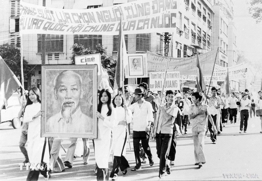50-nam-ngay-tong-tuyen-cu-bau-quoc-hoi-22.jpg