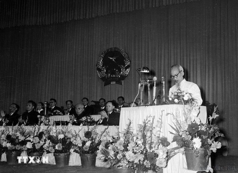 chu-tich-ho-chi-minh.jpg