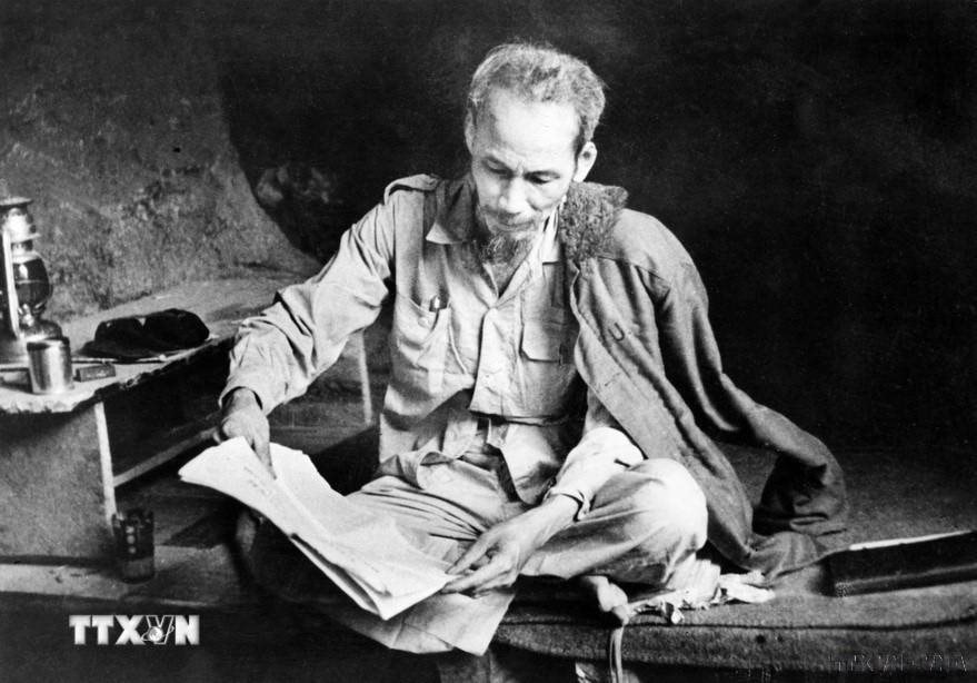 grabc824fttxvn_chu_tich_ho_chi_minh_bao_chi_cach_mang_viet_nam_6.jpg