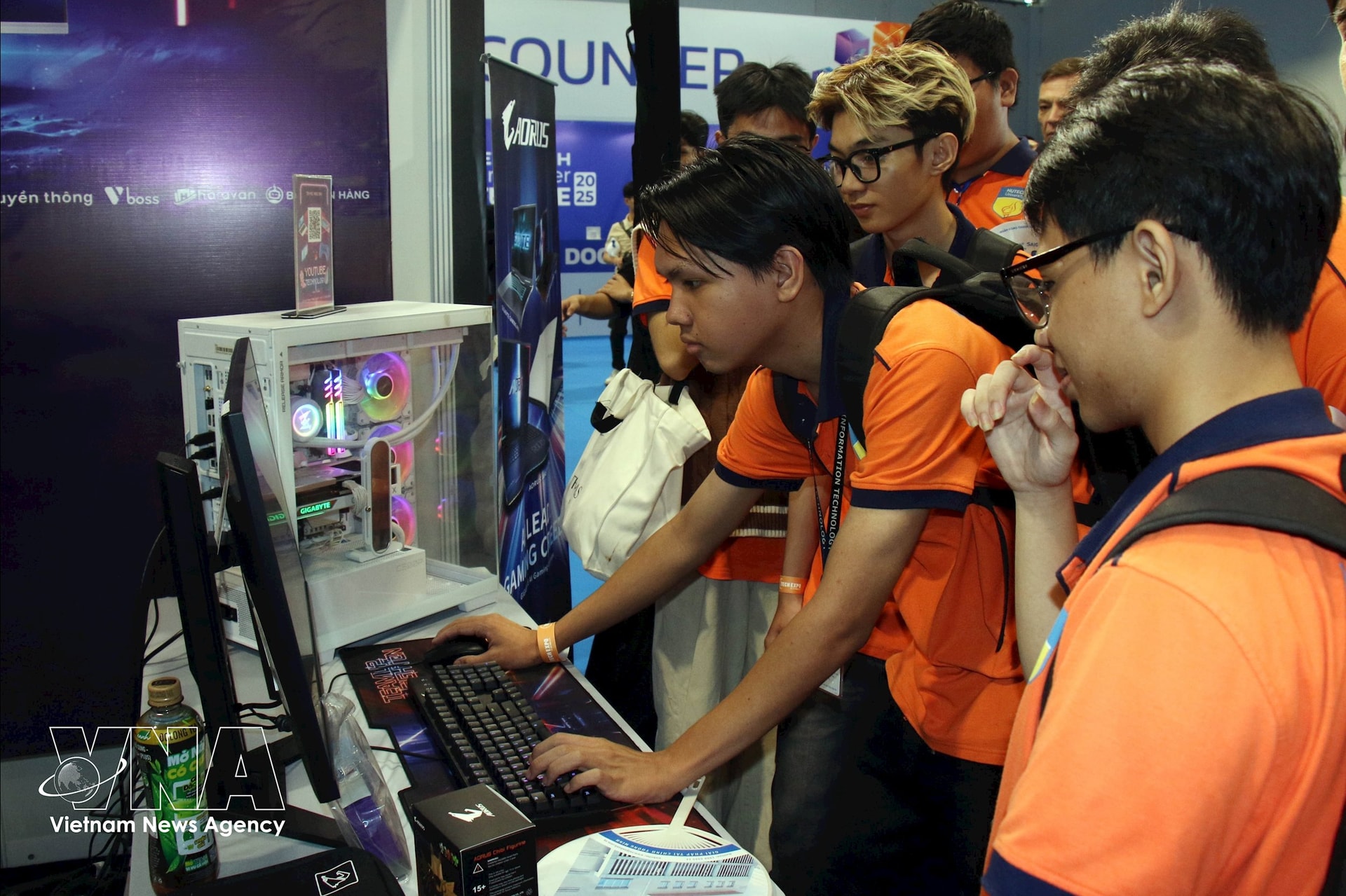 khai-mac-hoi-cho-va-trien-lam-cong-nghe-quoc-te-itech-expo-2025-8139304.jpg