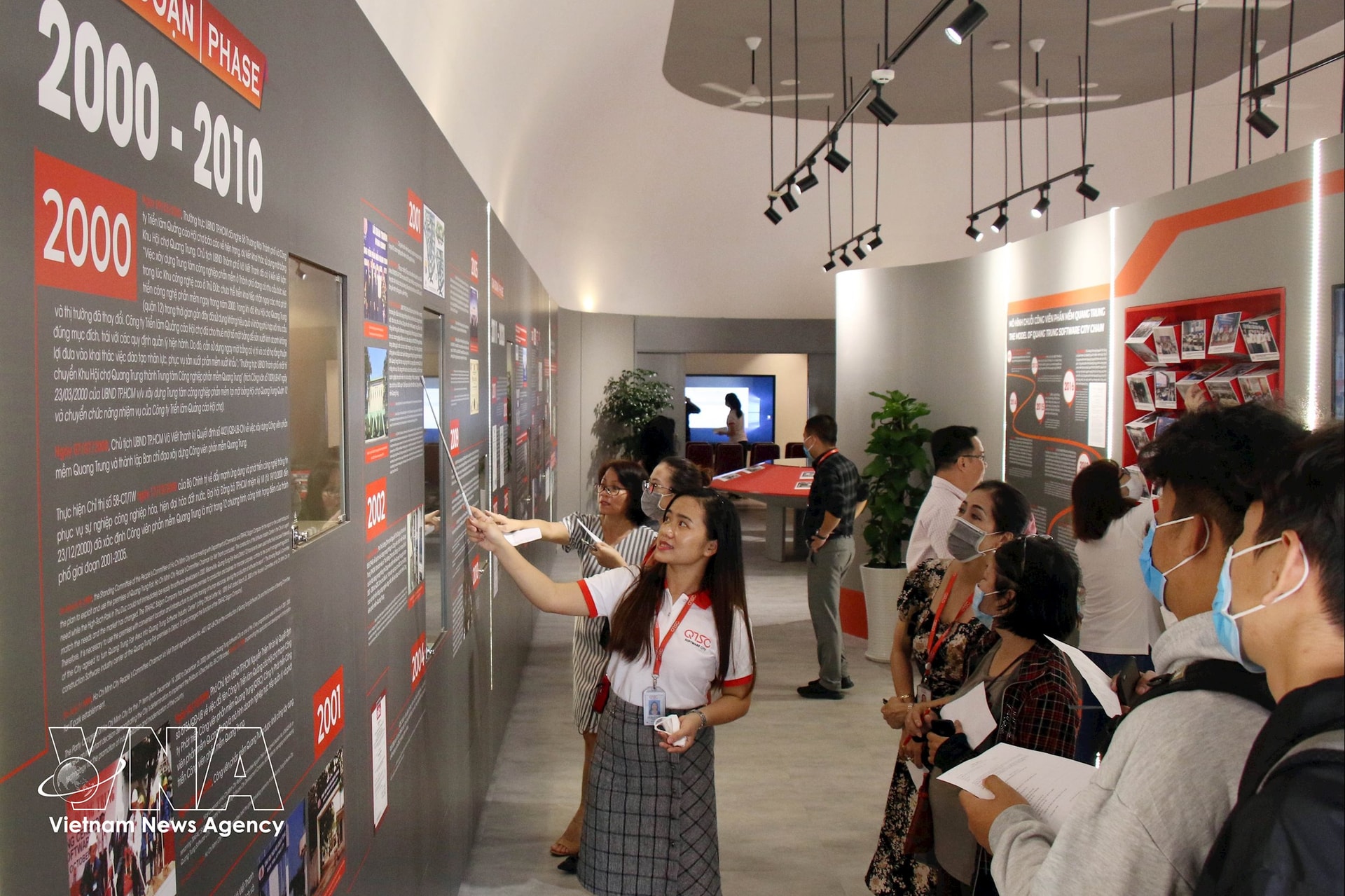 thanh-pho-ho-chi-minh-khai-truong-bao-tang-ve-san-pham-cong-nghe-thong-tin-122704812-5338460.jpg