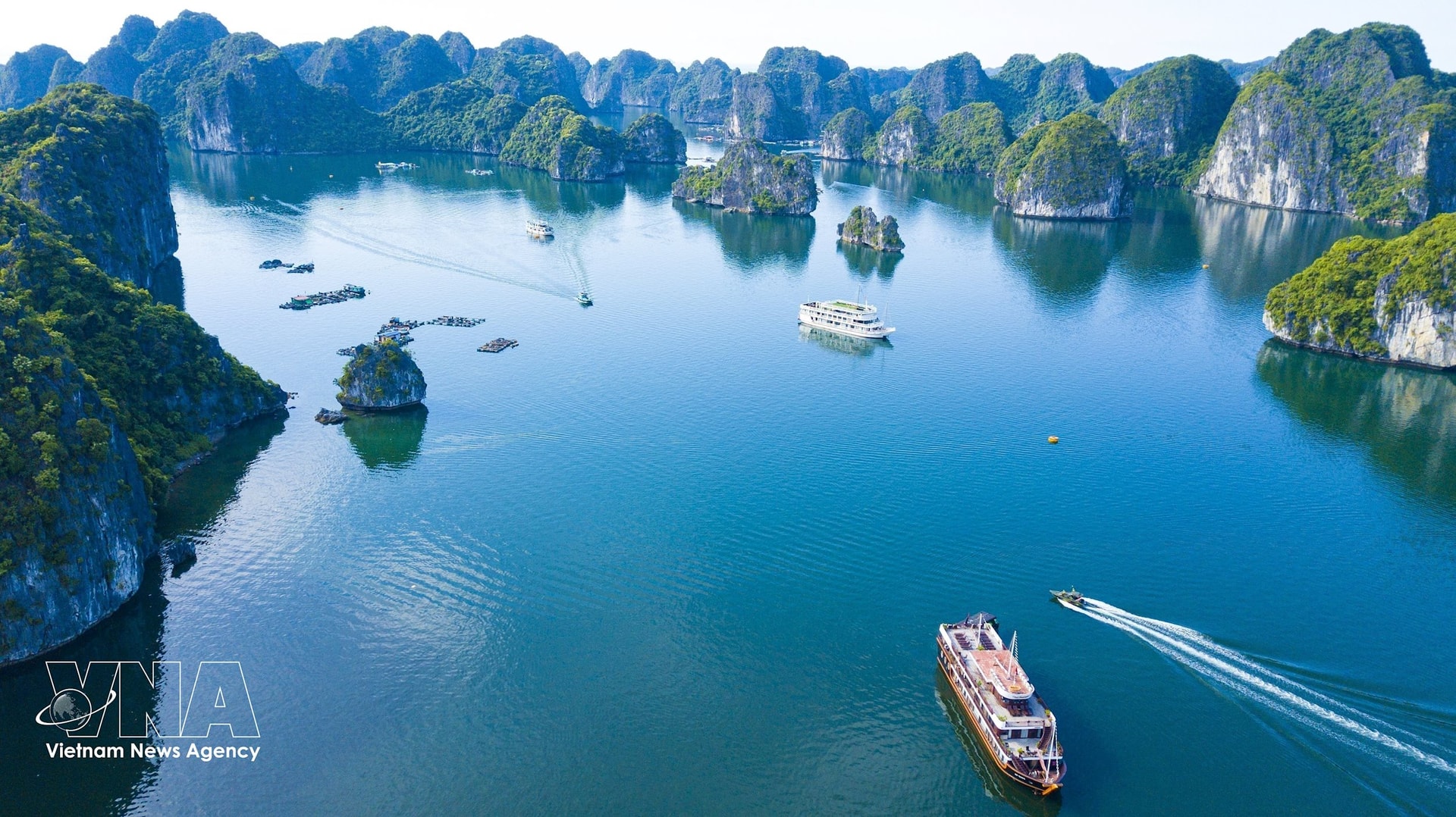 vnanet-potal-vinh-ha-long-quan-d.jpg