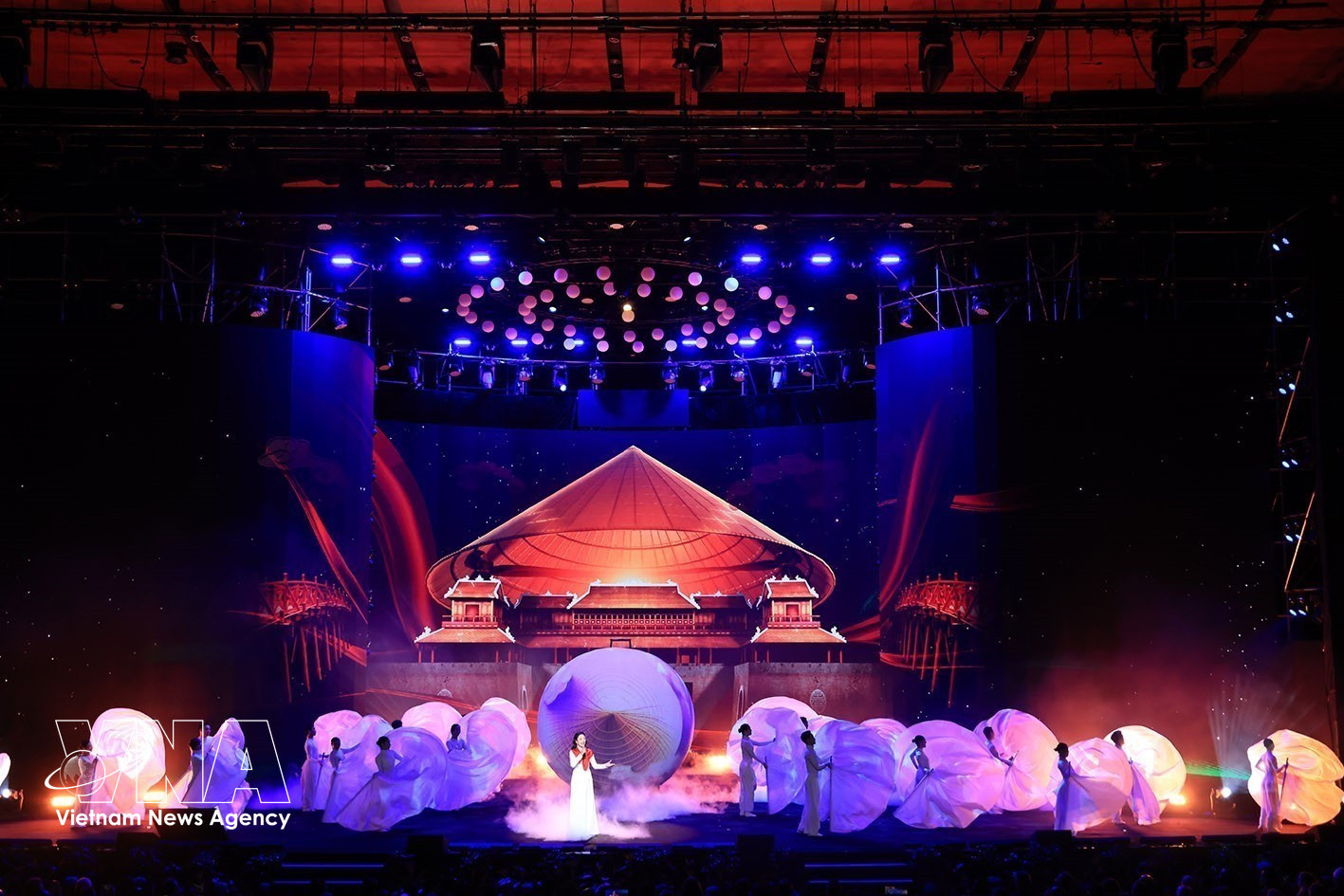 Cultural performance marks the opening signing ceremony of the Hanoi Convention. (Photo: VNA)