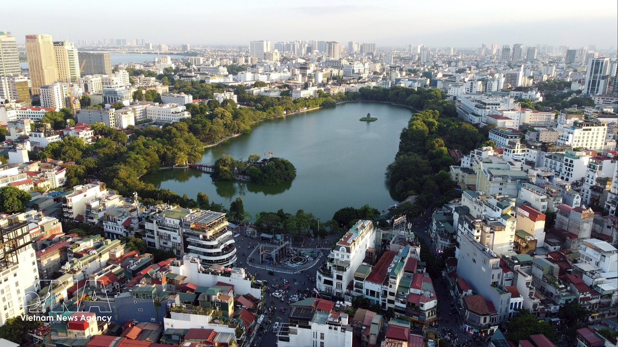 khong-gian-ho-hoan-kiem.jpg