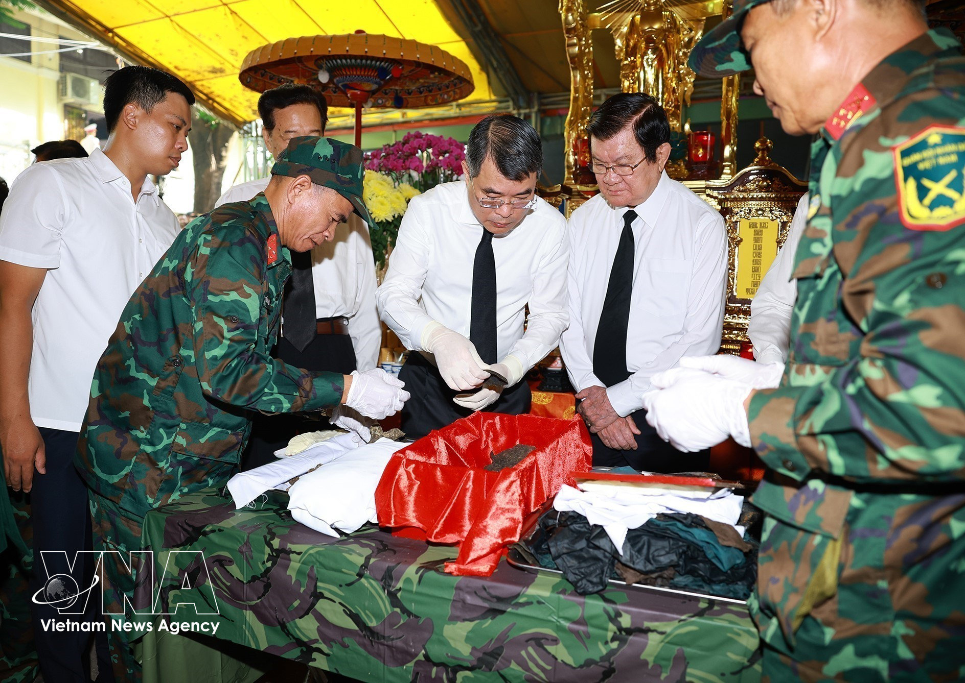 potal-thu-tuong-du-le-trien-khai-tim-kiem-quy-tap-hai-cot-liet-si-tai-cong-vien-le-thi-rieng-phuong-hoa-hung-tp-ho-chi-minh-8869090-1.jpg