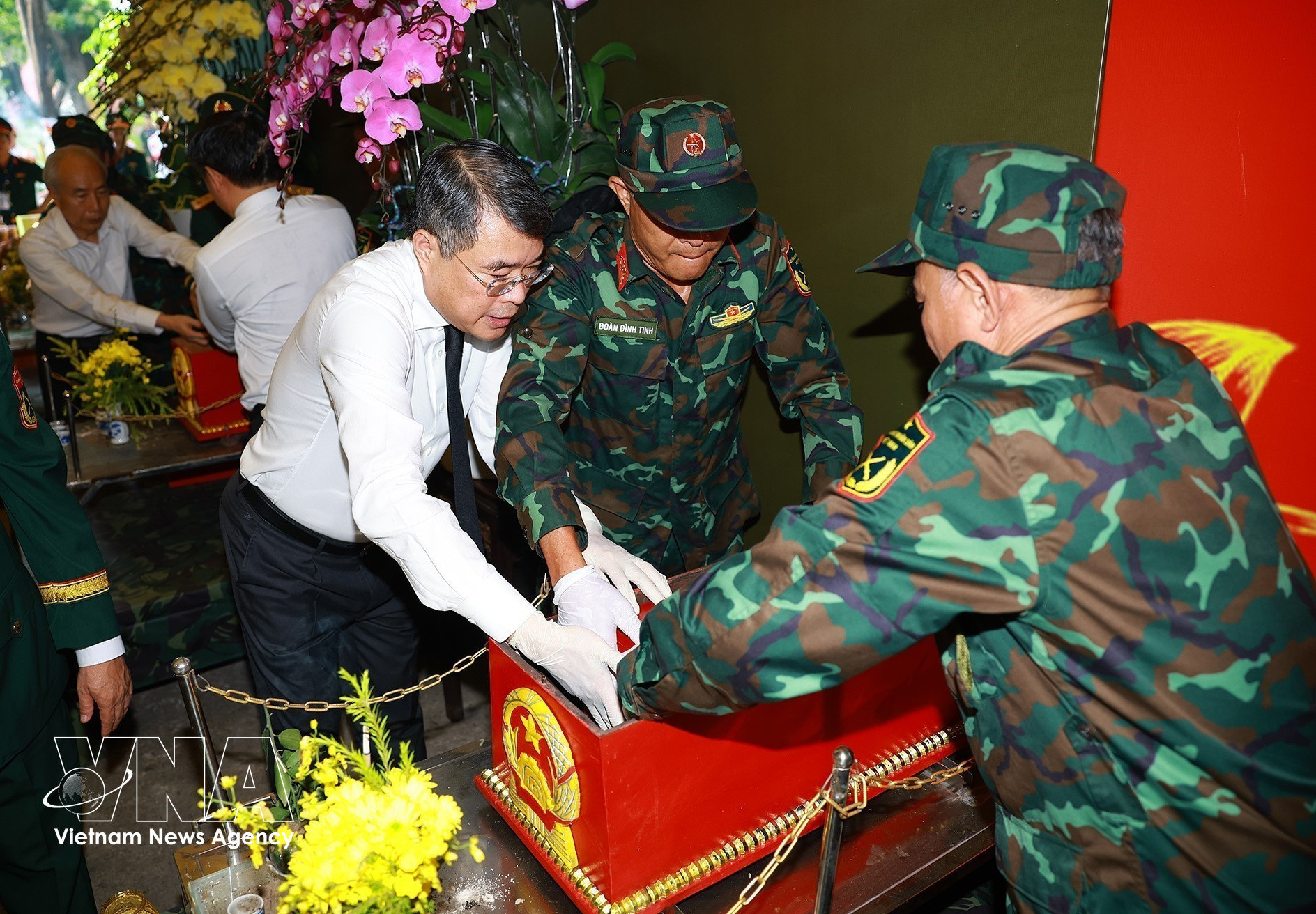 potal-thu-tuong-du-le-trien-khai-tim-kiem-quy-tap-hai-cot-liet-si-tai-cong-vien-le-thi-rieng-phuong-hoa-hung-tp-ho-chi-minh-8869104.jpg