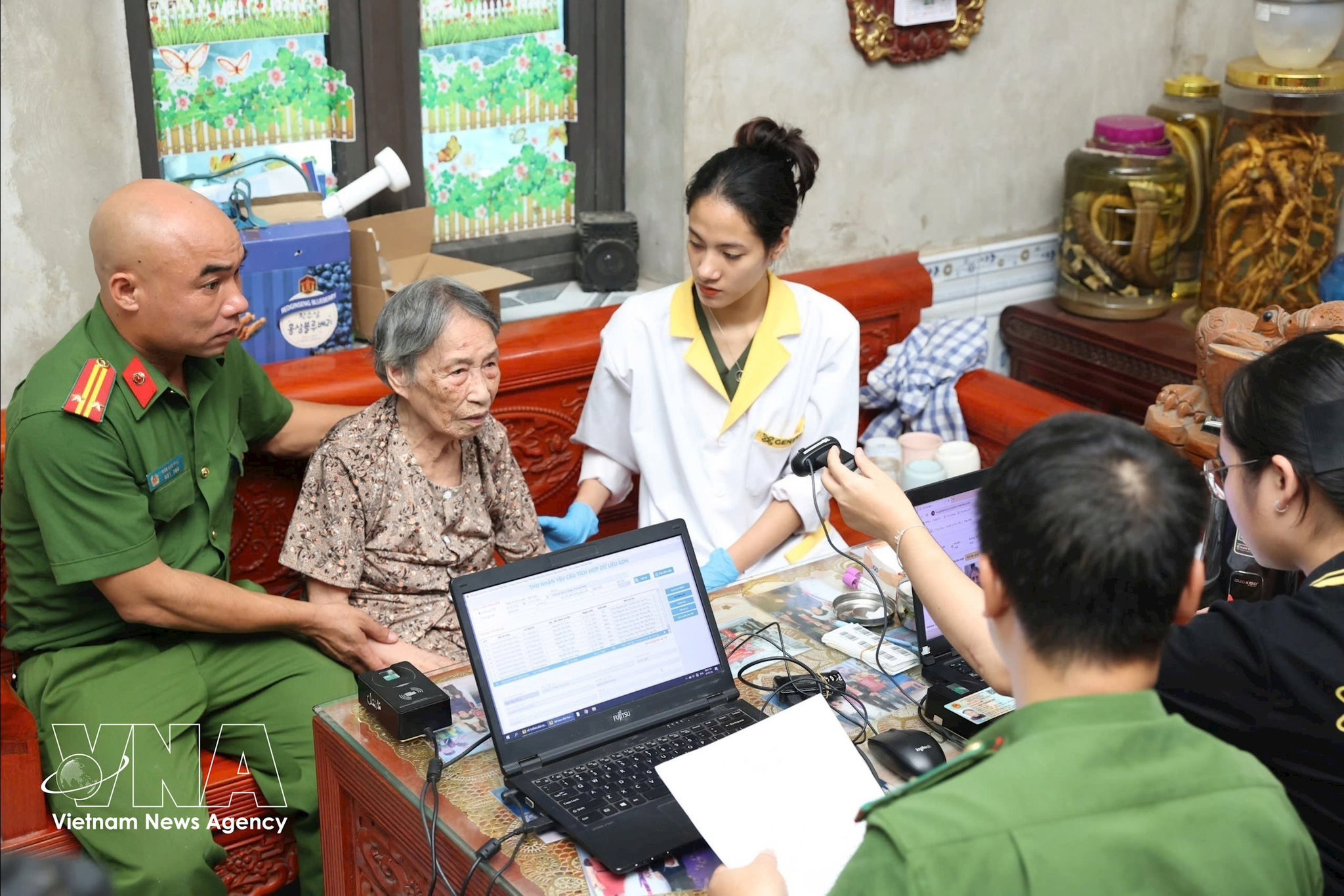 ho-tro-than-nhan-2.jpg