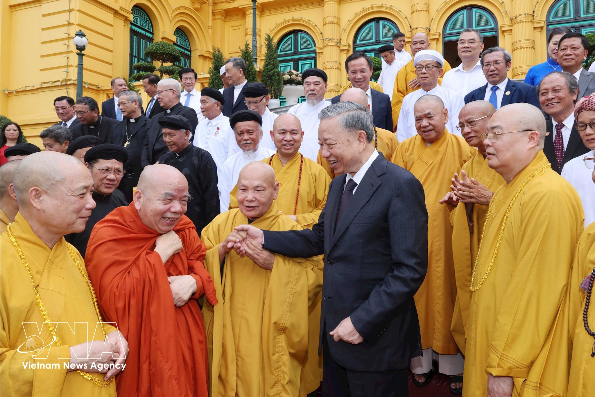 potal-chu-tich-nuoc-to-lam-gap-mat-lanh-dao-cac-to-chuc-ton-giao-7429109-3.jpg