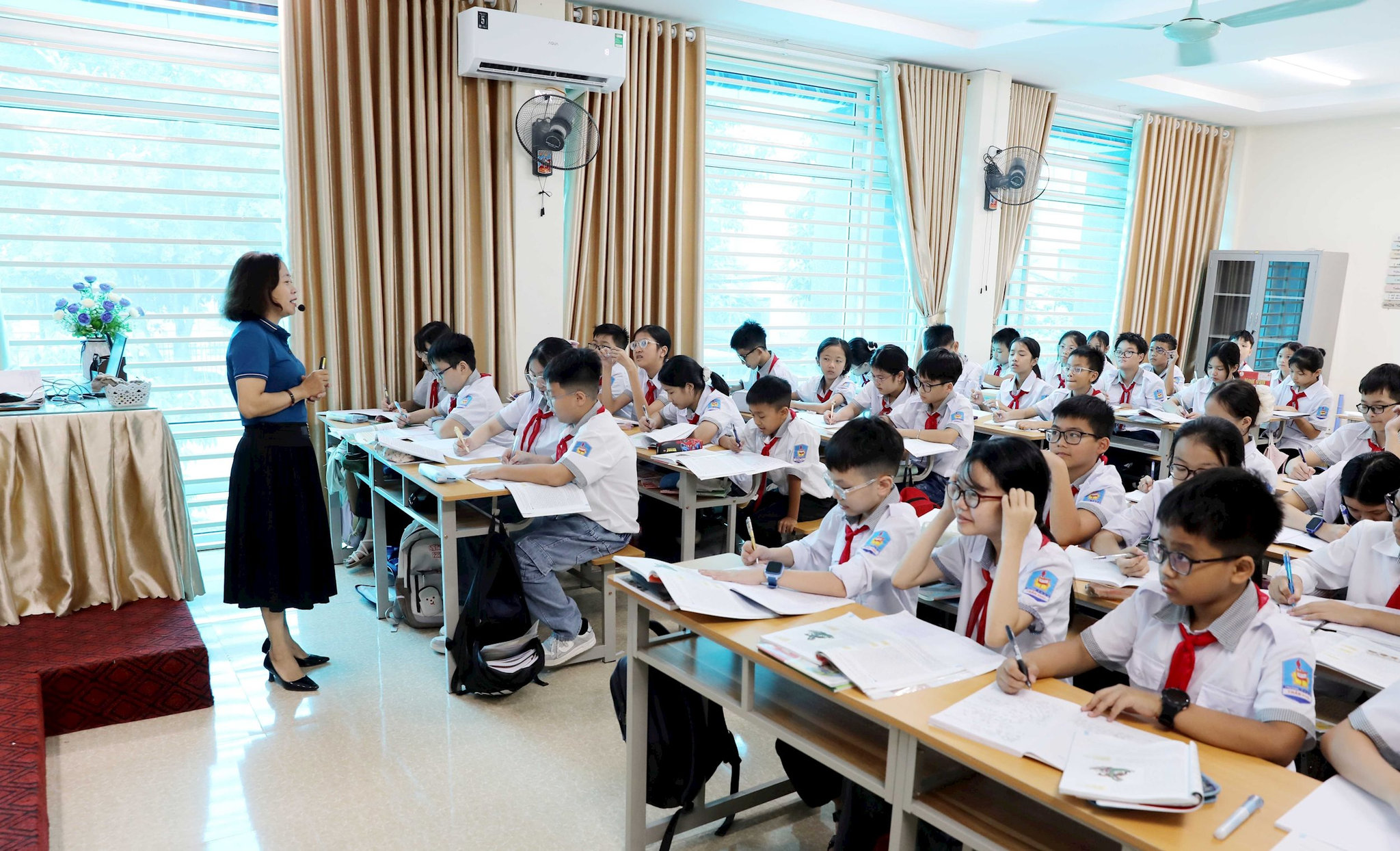 vna_potal_tru_so_doi_du_dau_tien_tai_hung_yen_thanh_truong_hoc_8280158.jpg