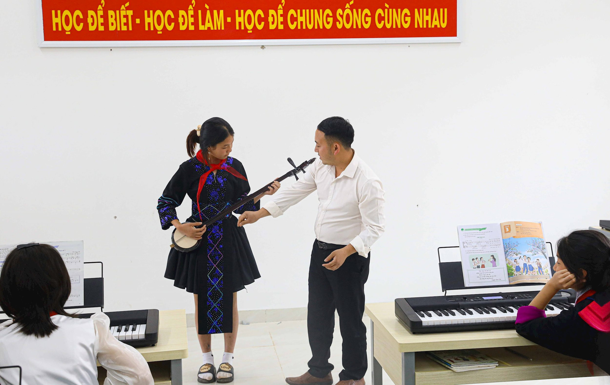 vna_potal_van_hoa_truyen_thong_lan_toa_trong_truong_hoc_tai_dien_bien_8691125.jpg