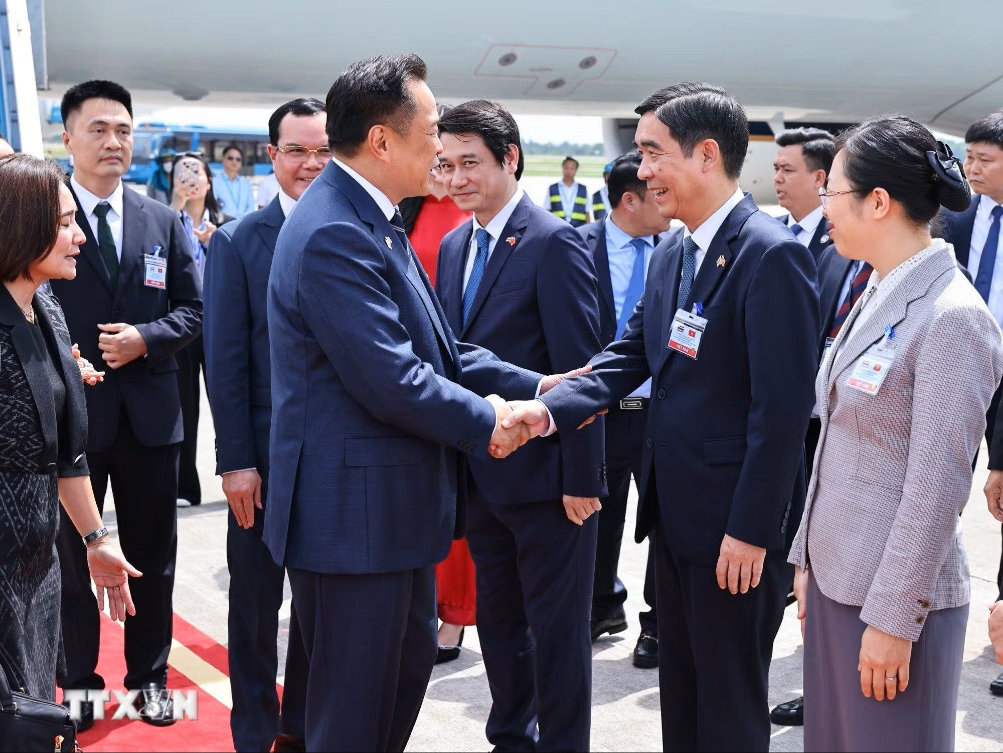thu-tuong-vuong-quoc-thai-lan-bat-dau-tham-chinh-thuc-viet-nam5.jpg