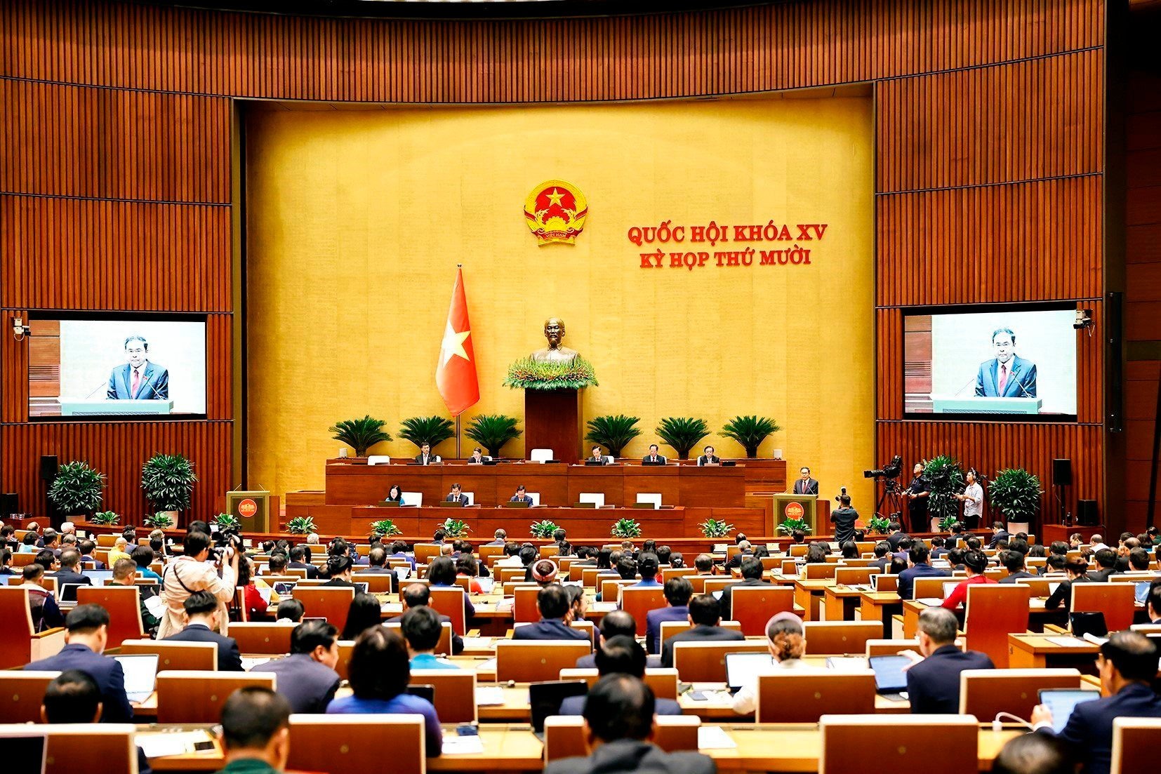 vna_potal_khai_mac_ky_hop_thu_10_quoc_hoi_khoa_xv_8349125.jpg