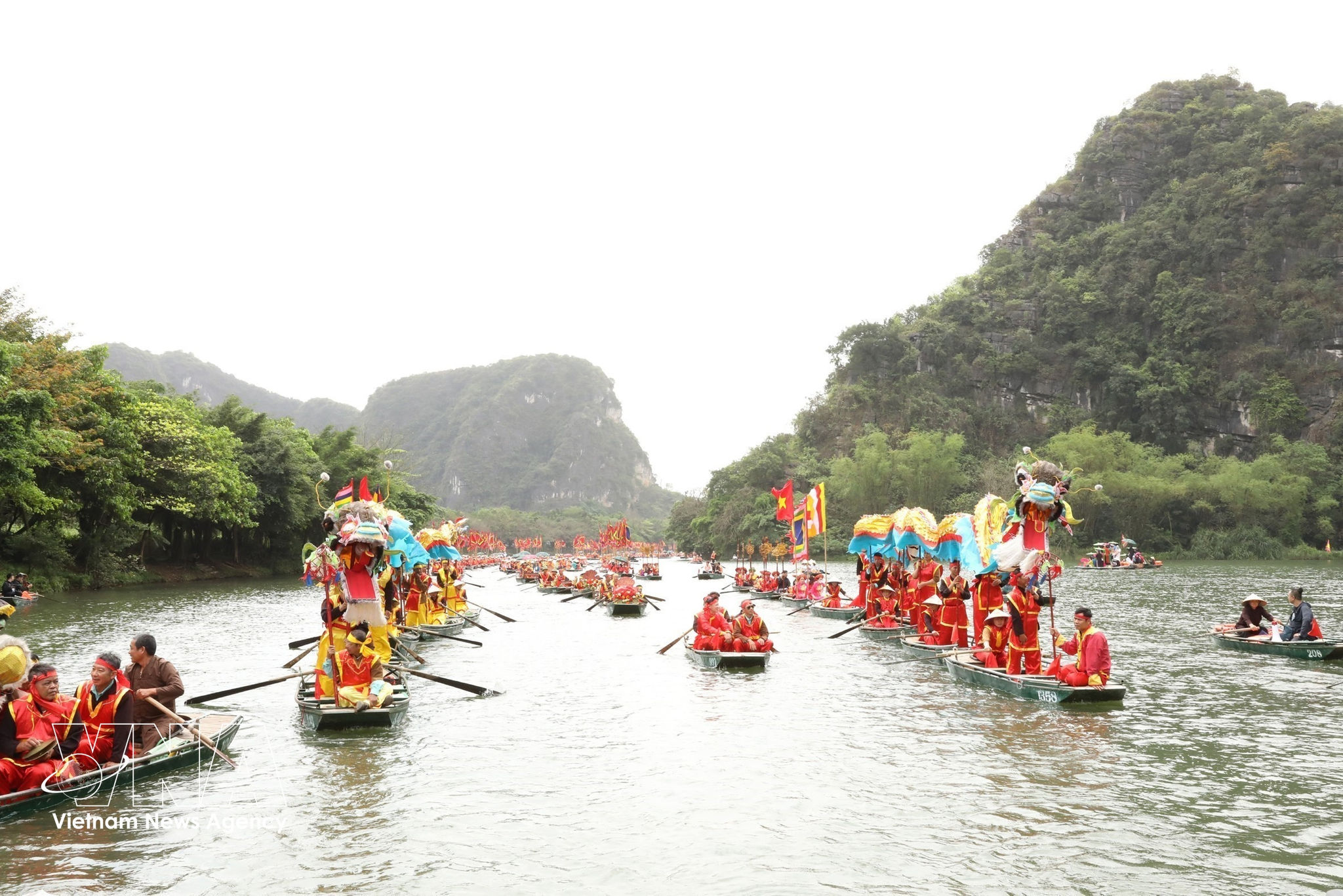 vnanet-potal-khai-mac-le-hoi-tra marked
