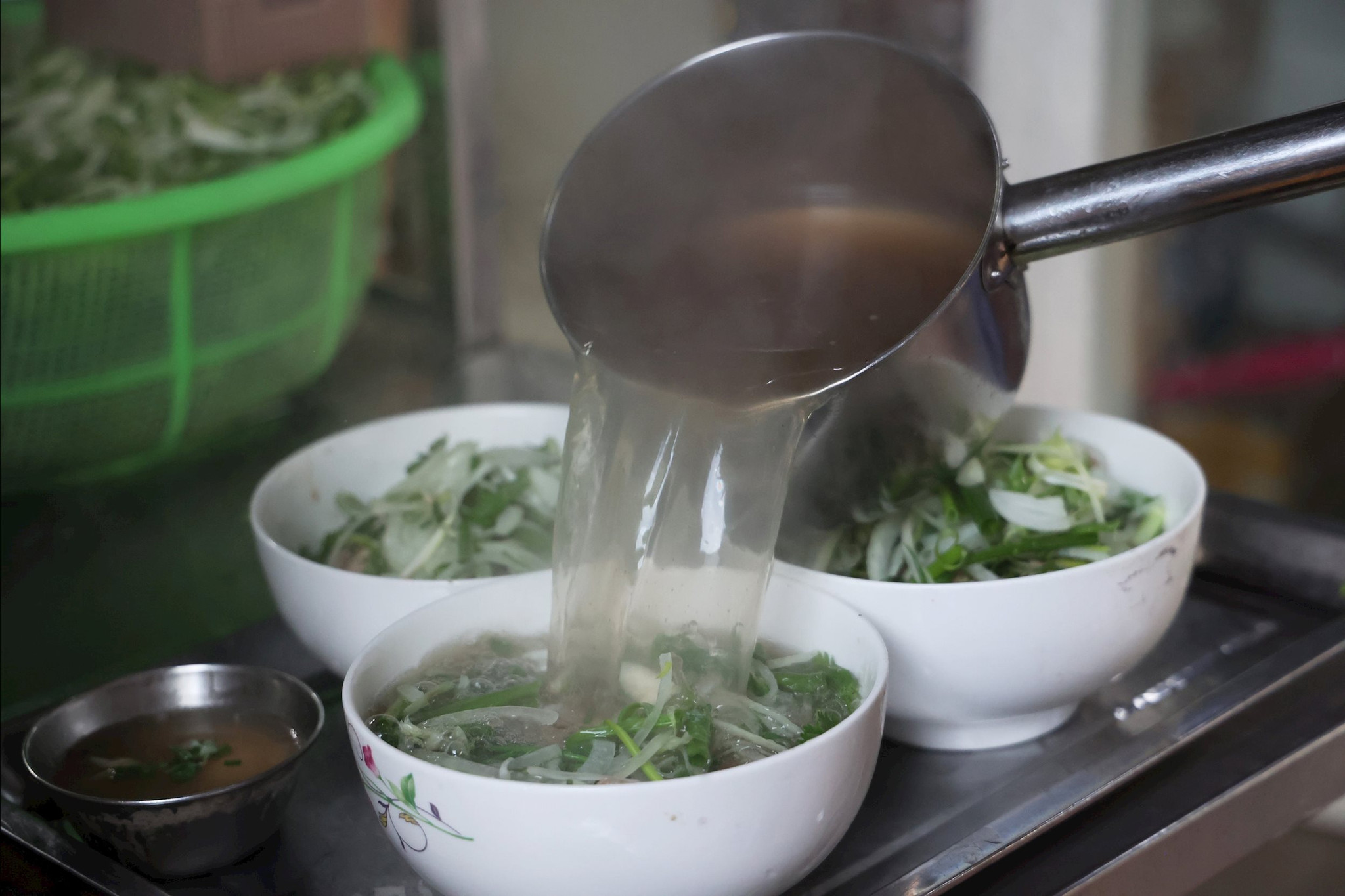 vna_potal_giu_tron_hon_pho_bac_giua_long_thanh_pho_ho_chi_minh_8458676.jpg