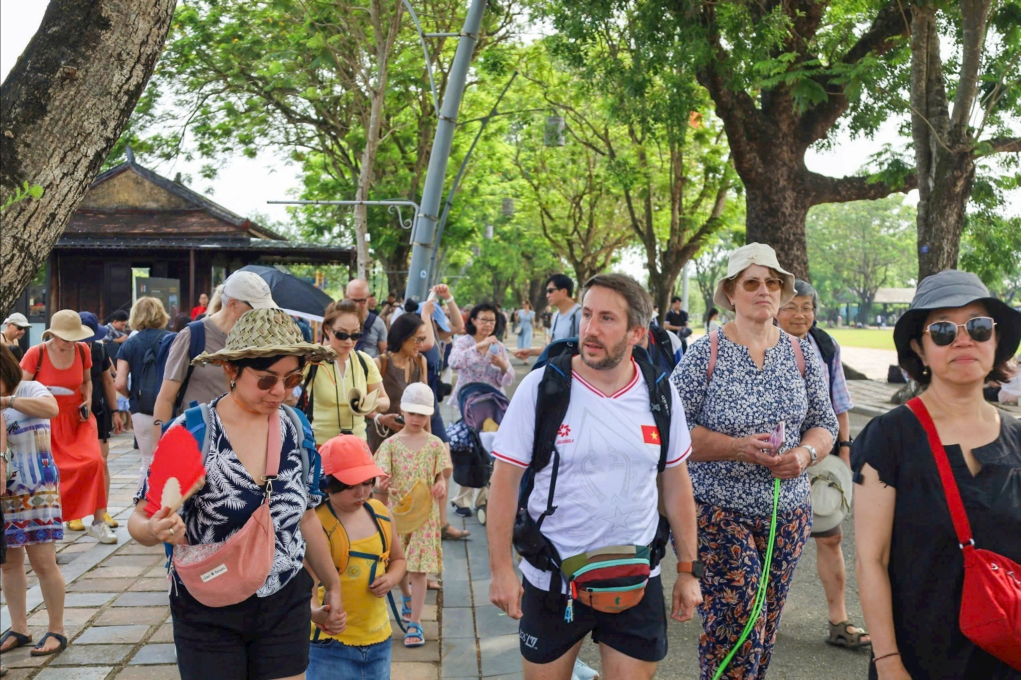 vnannet_potal_hue_-_-mien_tinh_lang-_cua_du_lich_viet_8735139.jpg