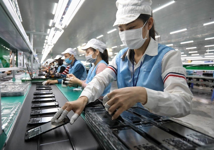 Dây chuyền sản xuất tại Công ty Cổ phần Sun Tech (Bắc Giang).
