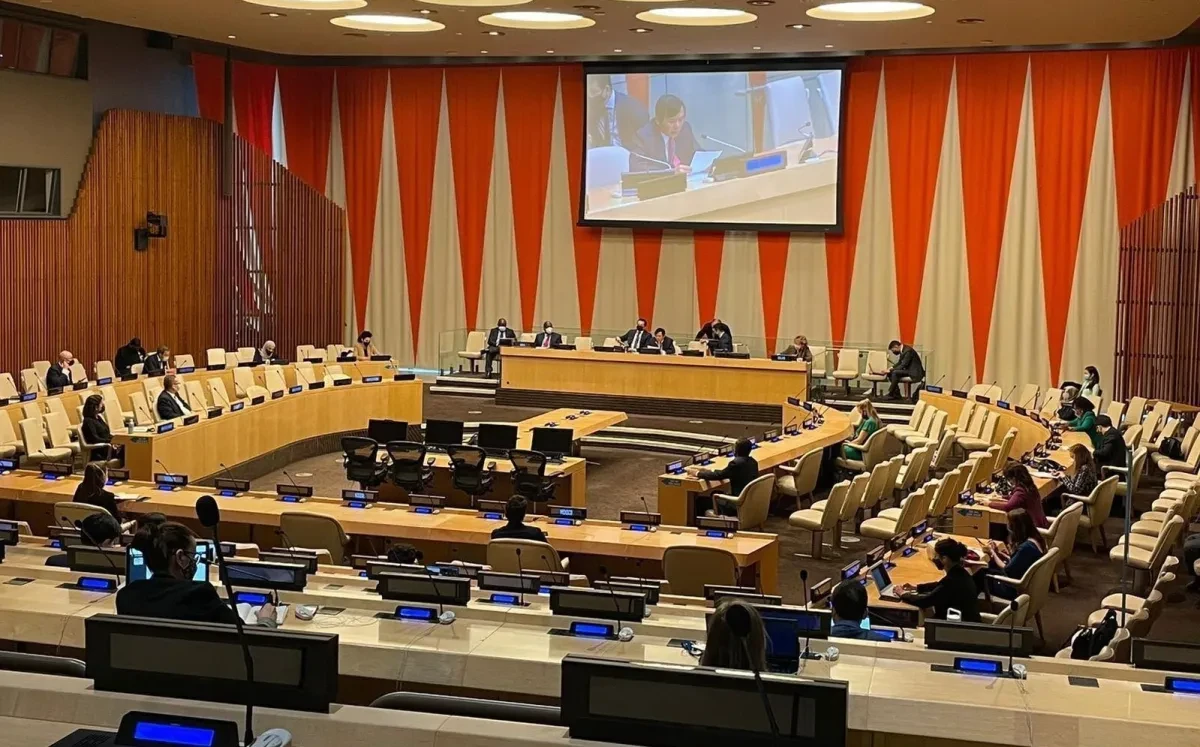 El embajador Dang Dinh Quy, jefe de la misión permanente de Vietnam ante las Naciones Unidas, preside una reunión para revisar las actividades realizadas durante la presidencia de Vietnam en el Consejo de Seguridad de la ONU en abril de 2021. (Foto: VNA)