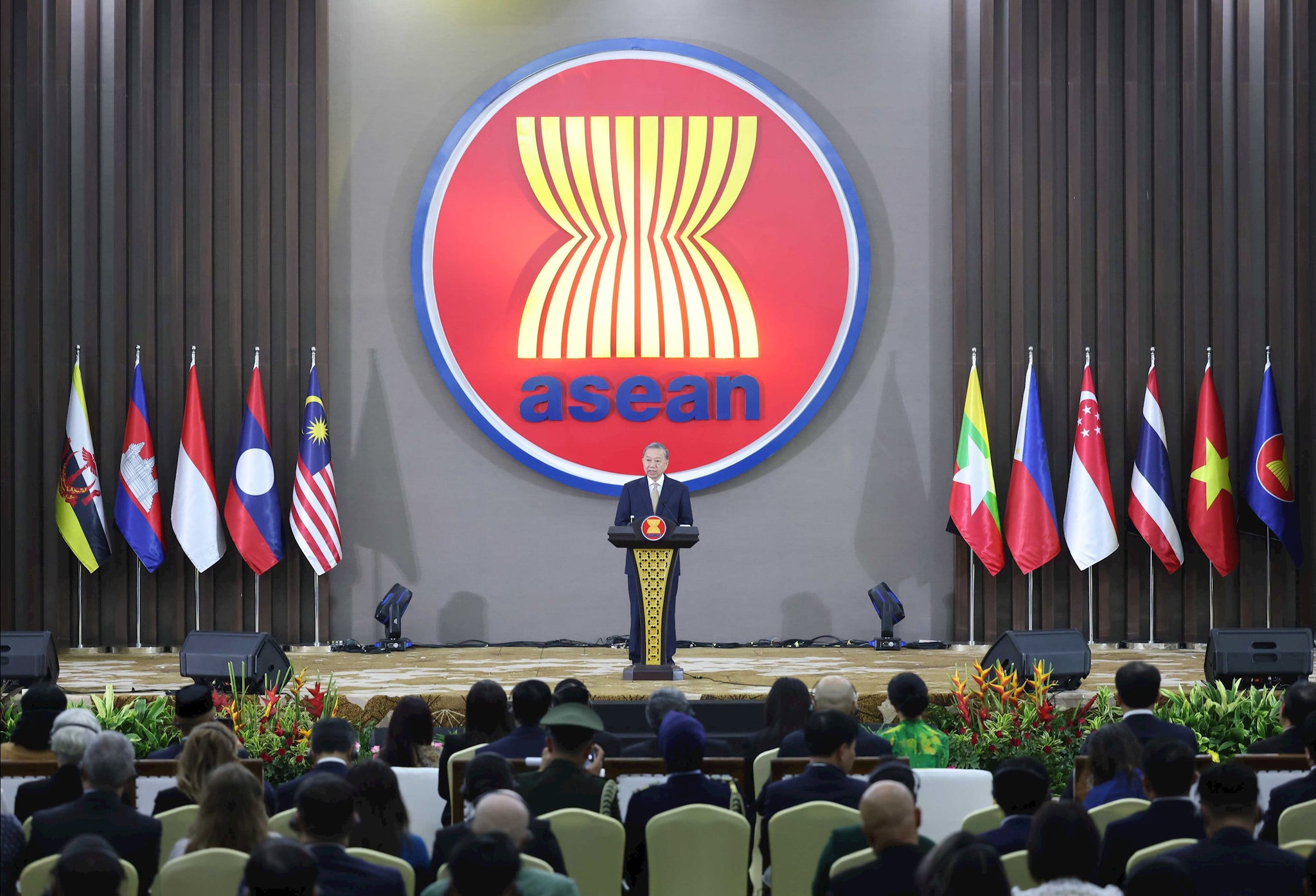 El 10 de marzo de 2025, en Yakarta (Indonesia), el secretario general del Partido Comunista de Vietnam, To Lam, asiste a la ceremonia conmemorativa del 30.º aniversario de la adhesión de Vietnam a la ASEAN. Foto: VNA