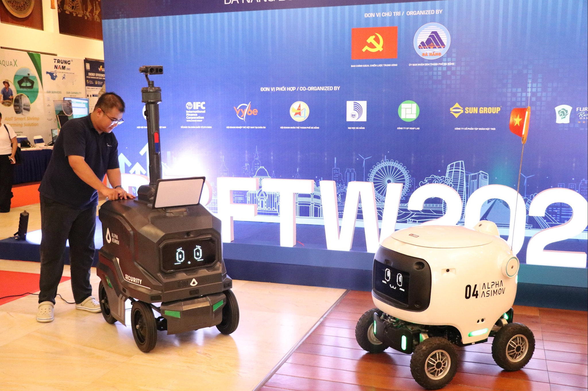 Không gian trưng bày triển lãm tại Hội thảo “Bán dẫn và Công nghệ cao Đà Nẵng 2026” do Ủy ban nhân dân thành phố Đà Nẵng tổ chức