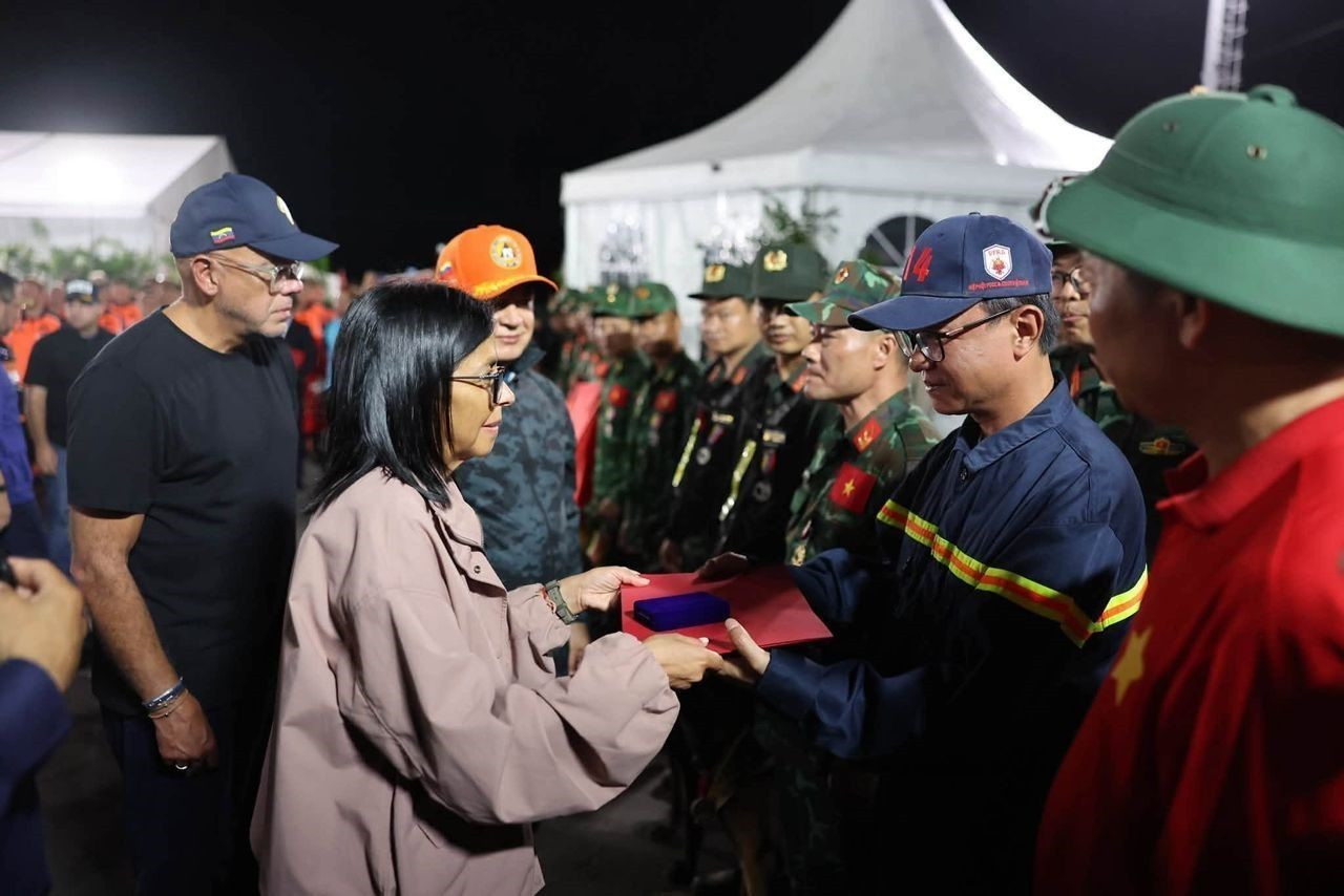 Quyền Tổng thống Venezuela Delcy Rodríguez thăm hỏi đoàn Việt Nam