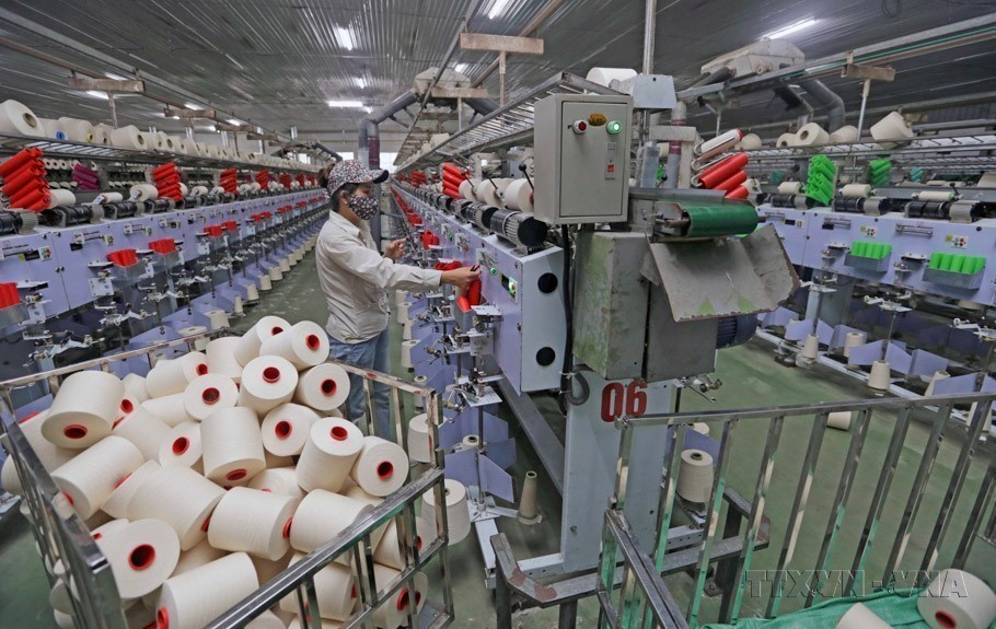 Sản xuất sợi tại Công ty TNHH Dệt Hà Nam, thành phố Phủ Lý, tỉnh Hà