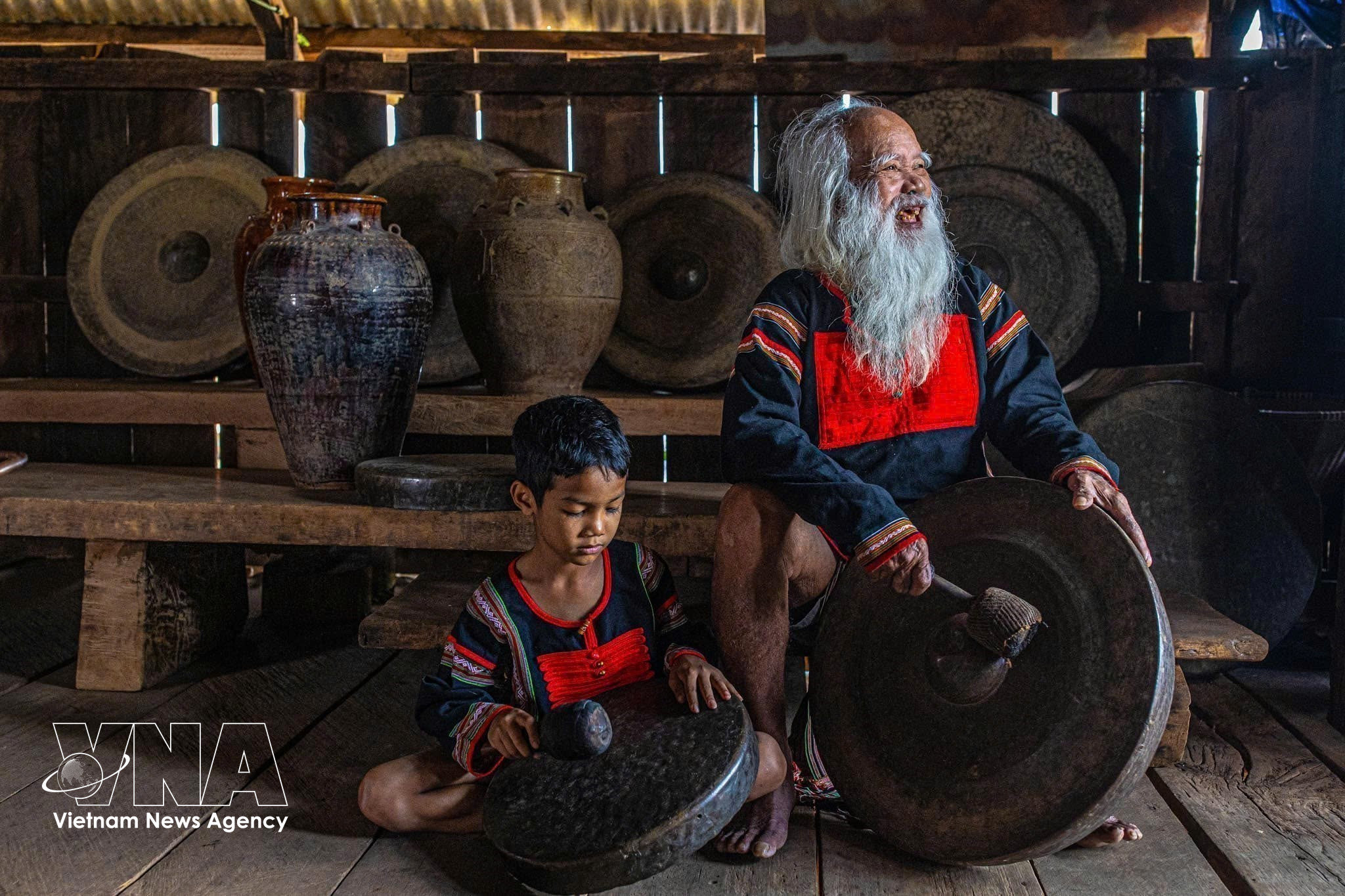 17-20-nam-ngay-di-san-van-hoa-viet-nam-2311-bao-ton-va-phat-huy-suc-manh-mem-cua-van-hoa-viet-nam-8415900.jpg