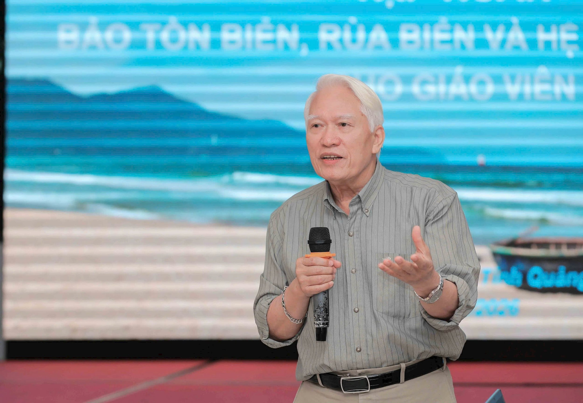 pho-giao-su-tien-sy-nguyen-chu-hoi(1).jpg