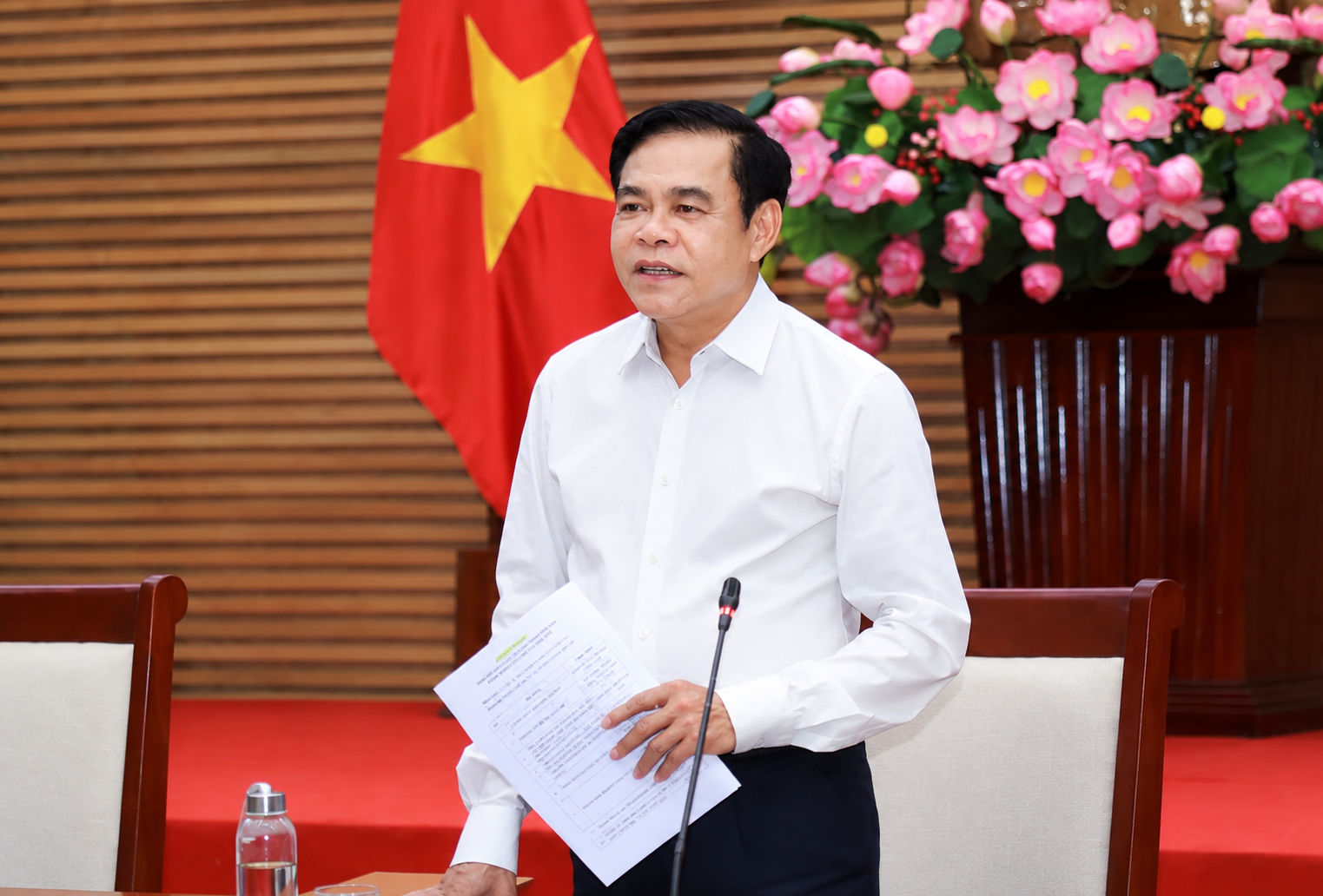 vo-trong-hai-chu-tich-ubnd-tinh-nghe-an.jpg