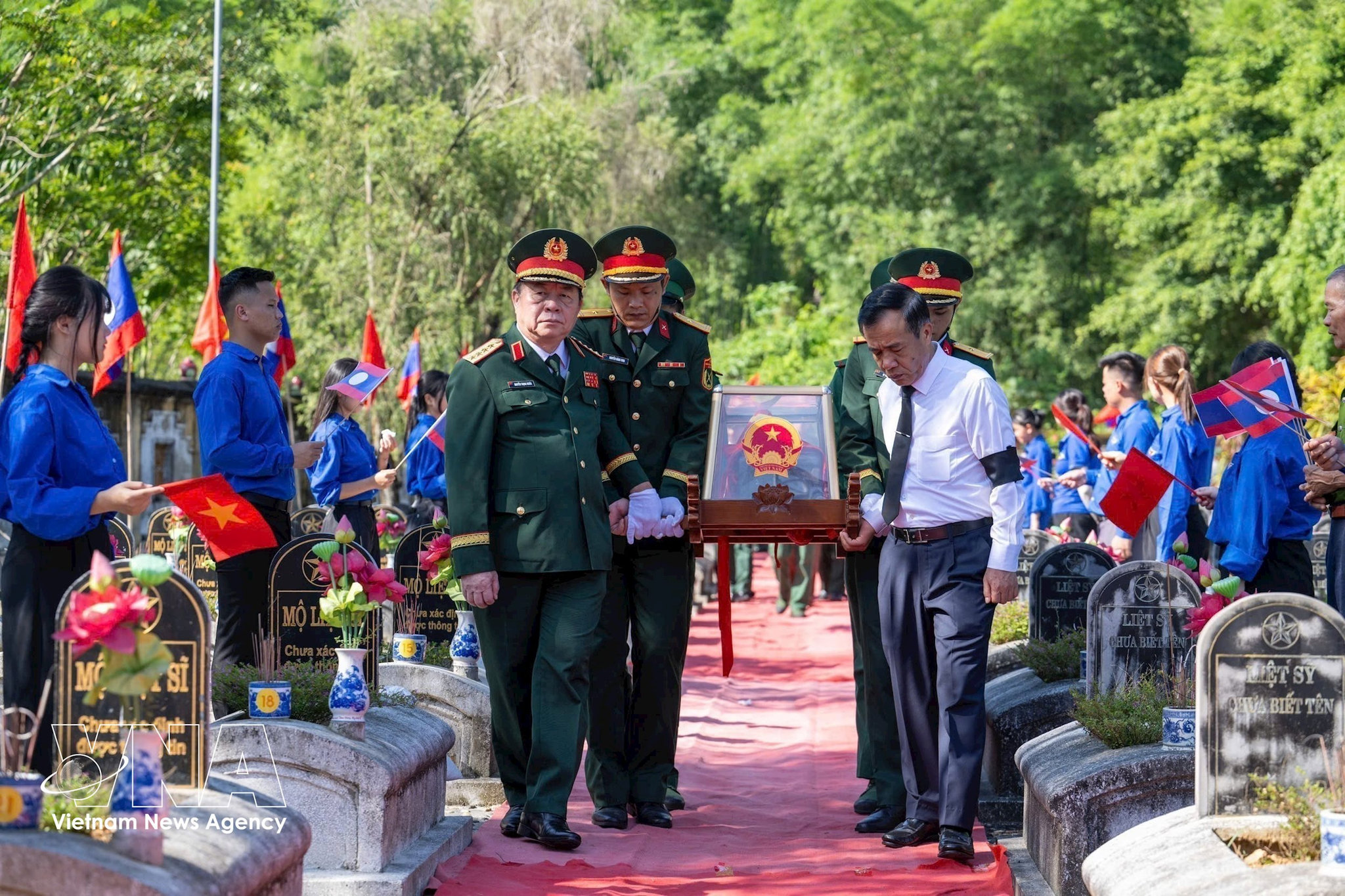 potal-chien-dich-500-ngay-dem-noi-dai-hanh-trinh-tim-lai-ten-cho-cac-anh-hung-liet-sy-132612866-8913453.jpg