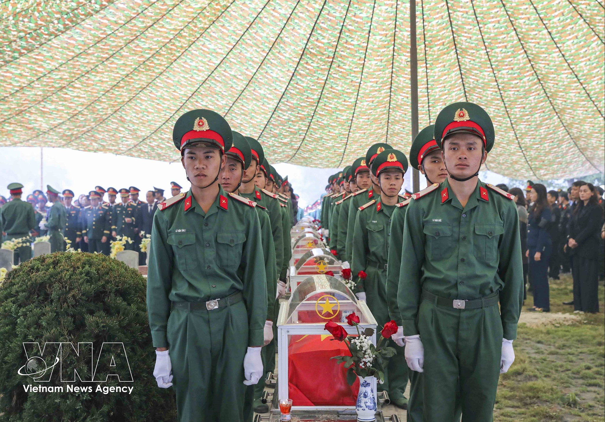 potal-dien-bien-truy-dieu-an-tang-10-hai-cot-liet-si-quan-tinh-nguyen-viet-nam-hy-sinh-tai-lao-8504671.jpg