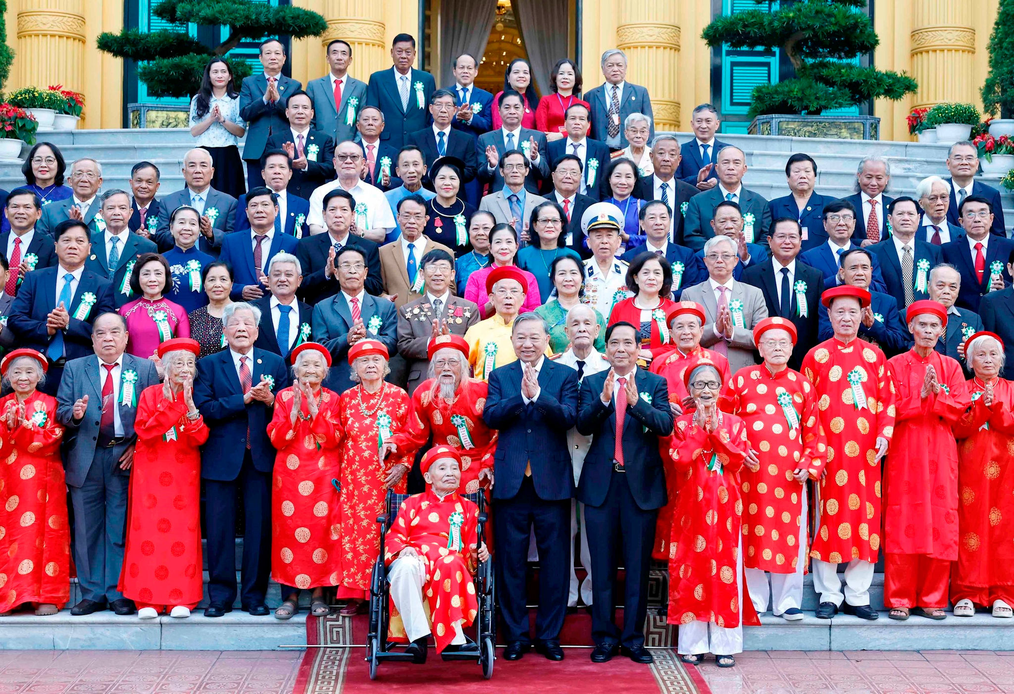 vna_potal_tong_bi_thu_chu_tich_nuoc_to_lam_gap_mat_nguoi_cao_tuoi_tieu_bieu_toan_quoc_8807644.jpg