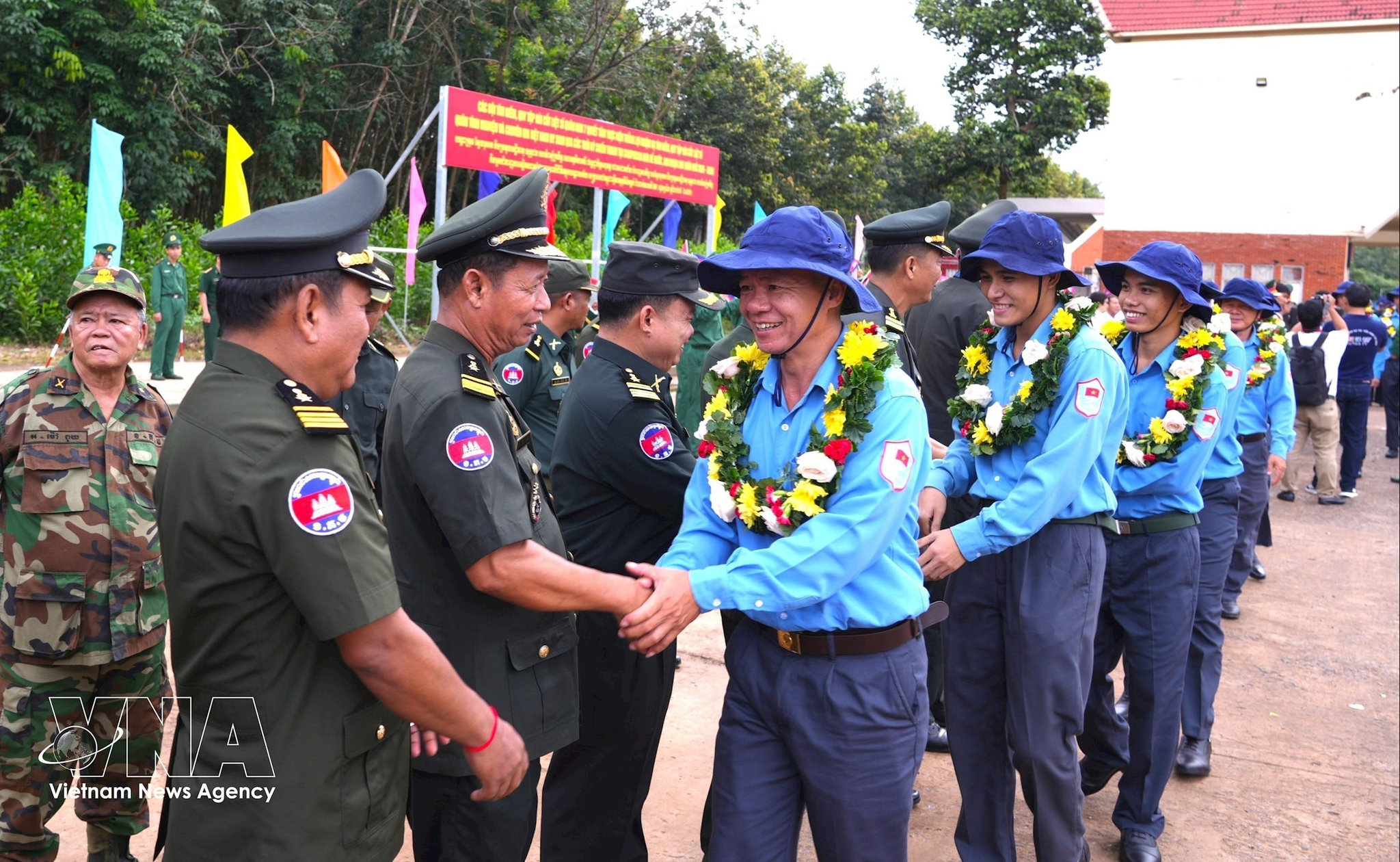 potal-xuat-quan-tim-kiem-hai-cot-liet-sy-tai-campuchia-mua-kho-2025-2026-8390206.jpg